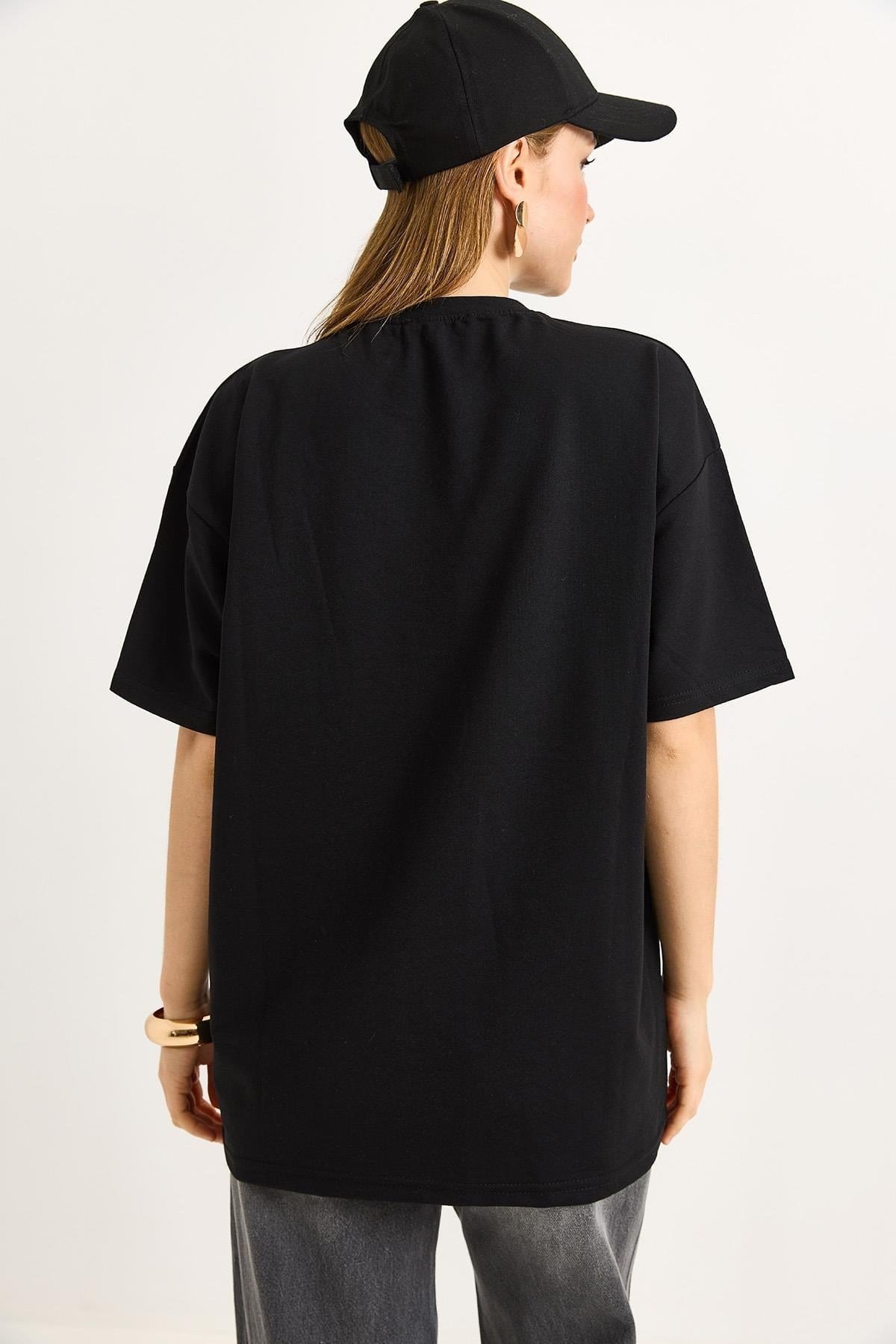 Siyah Baskılı Oversize Tişört