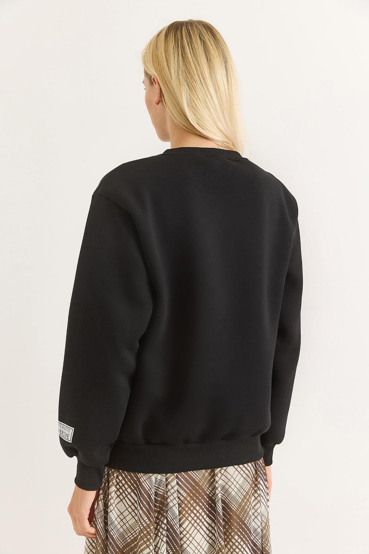 Siyah Baskılı Şardonlu Sweatshirt