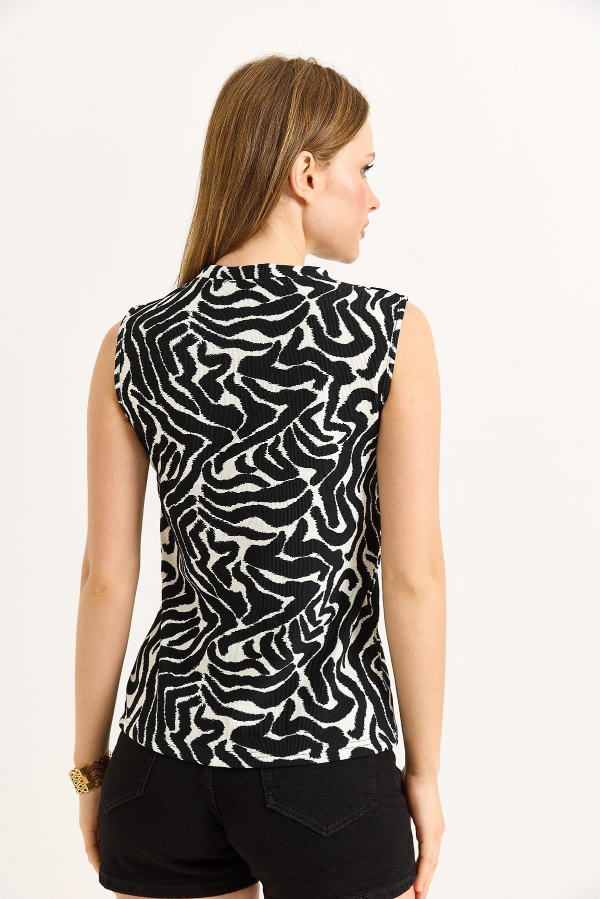 Siyah Beyaz Zebra Desenli Bluz