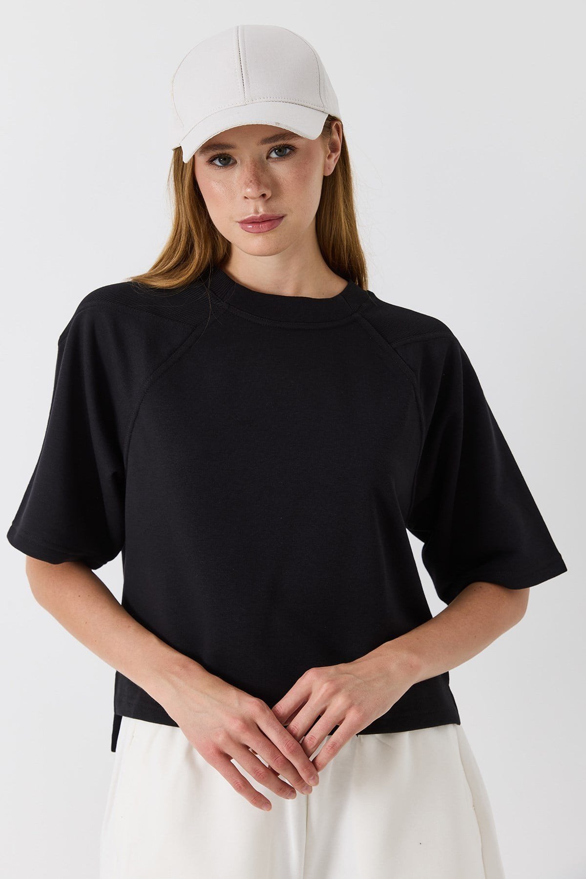 Siyah Bisiklet Yaka Crop Bluz
