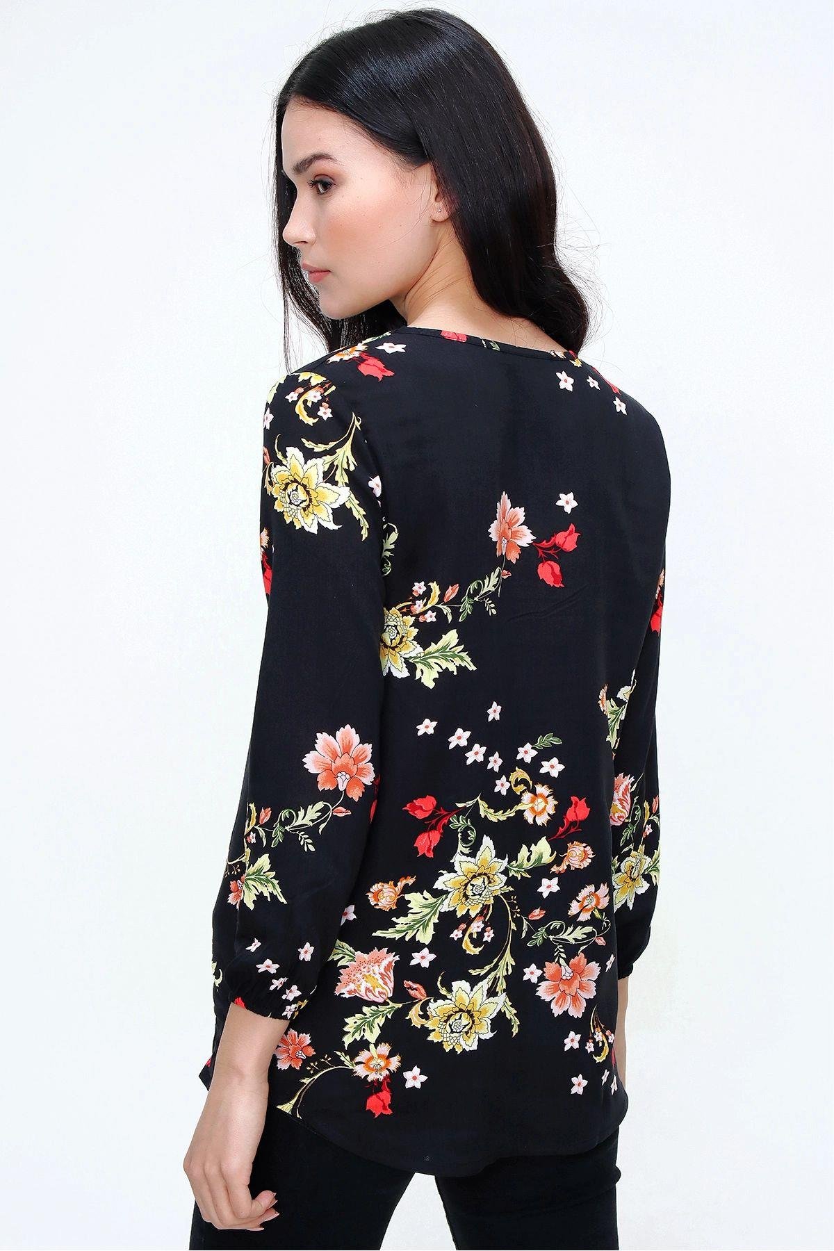 siyah-cicekli-regular-bluz-8b6296.jpg