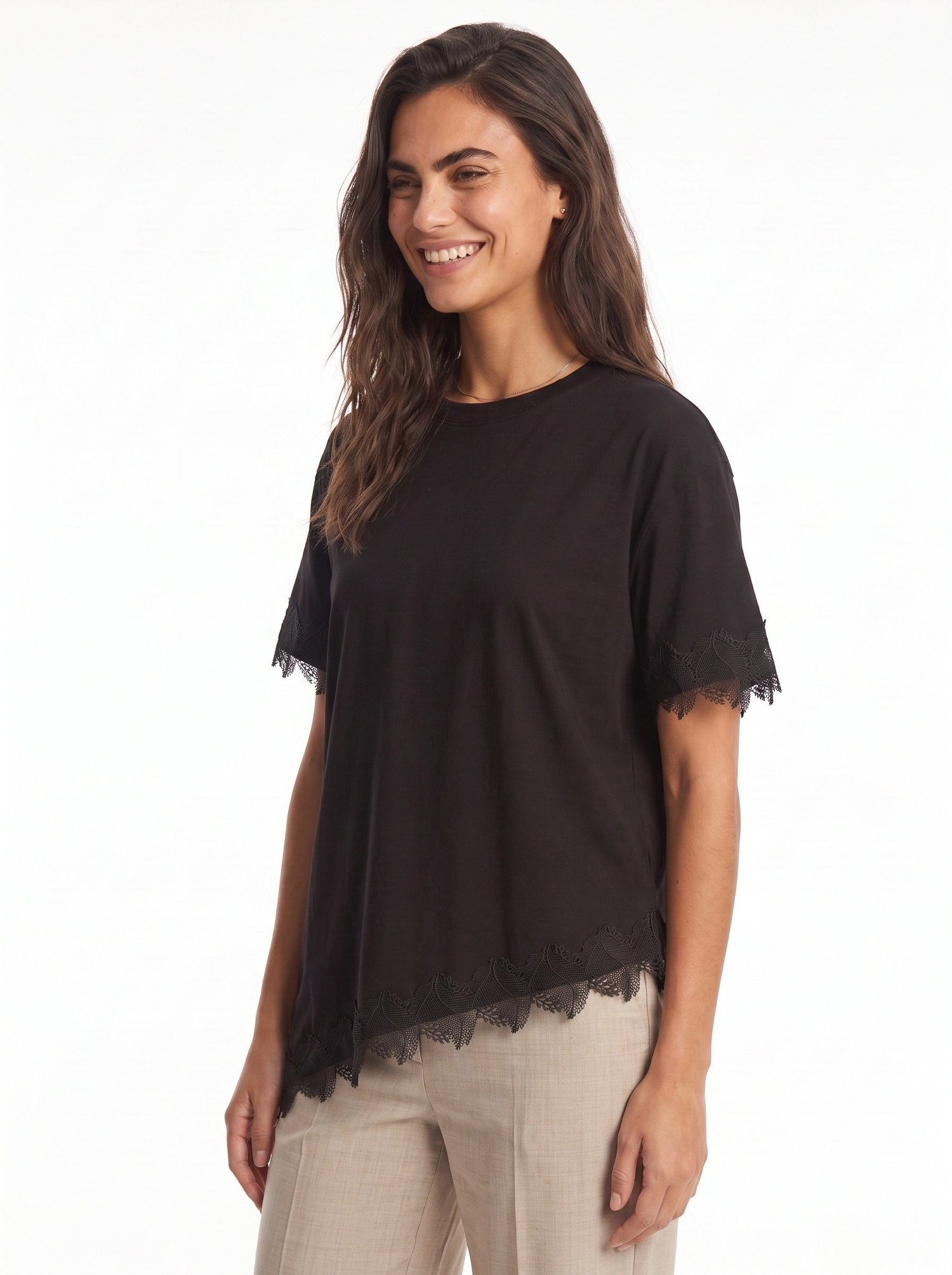 Siyah Dantelli Asimetrik Oversize Tişört