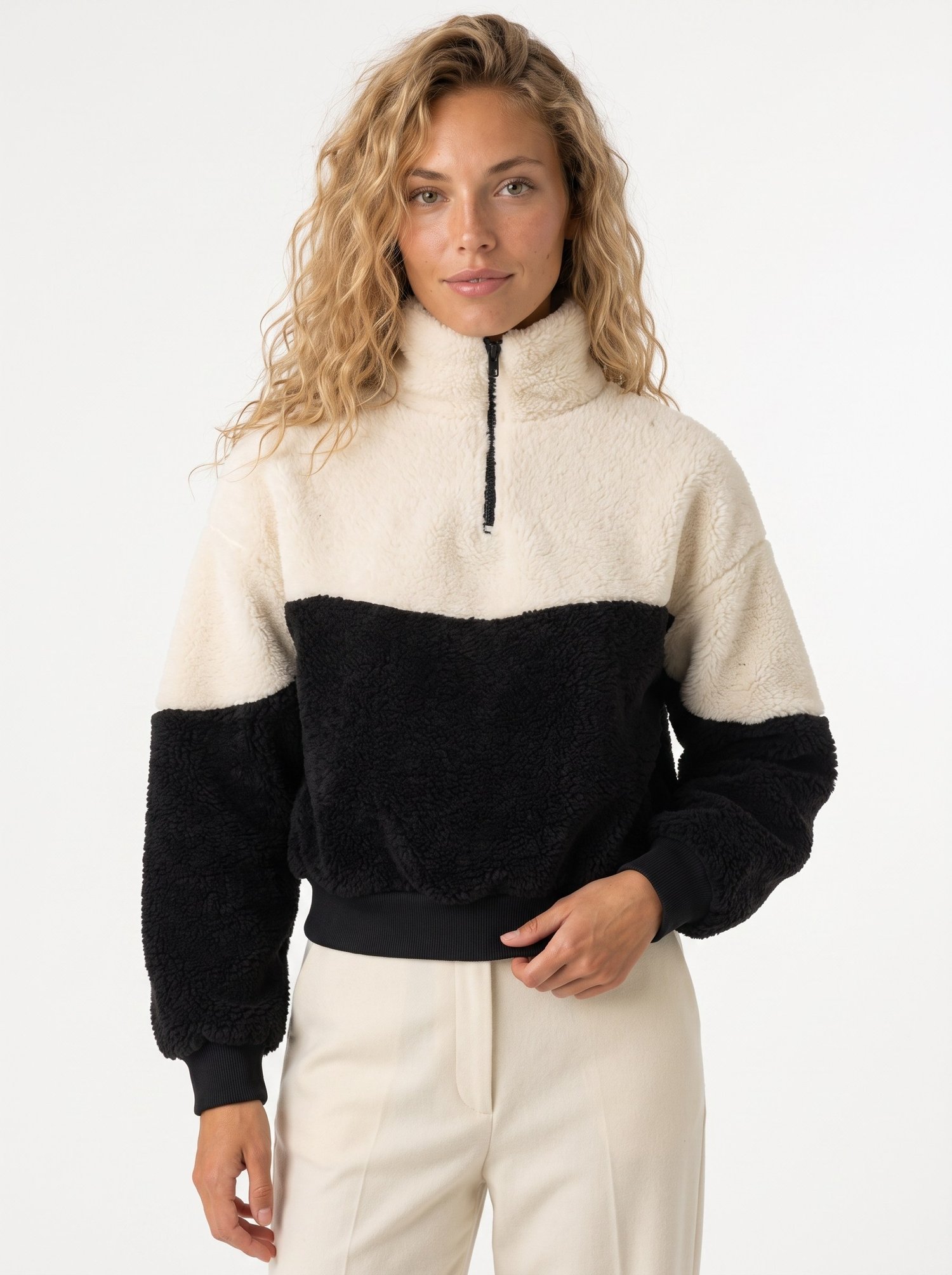 Siyah Fermuarlı Polar Sweatshirt