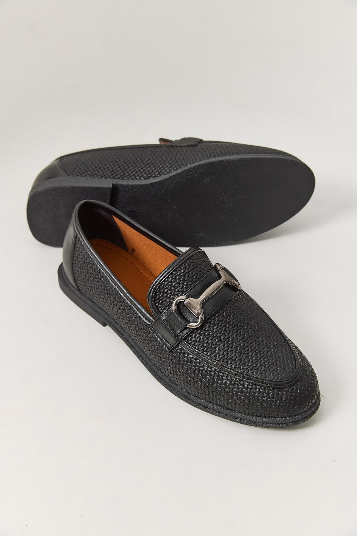 Siyah Hasır Tokalı Loafer