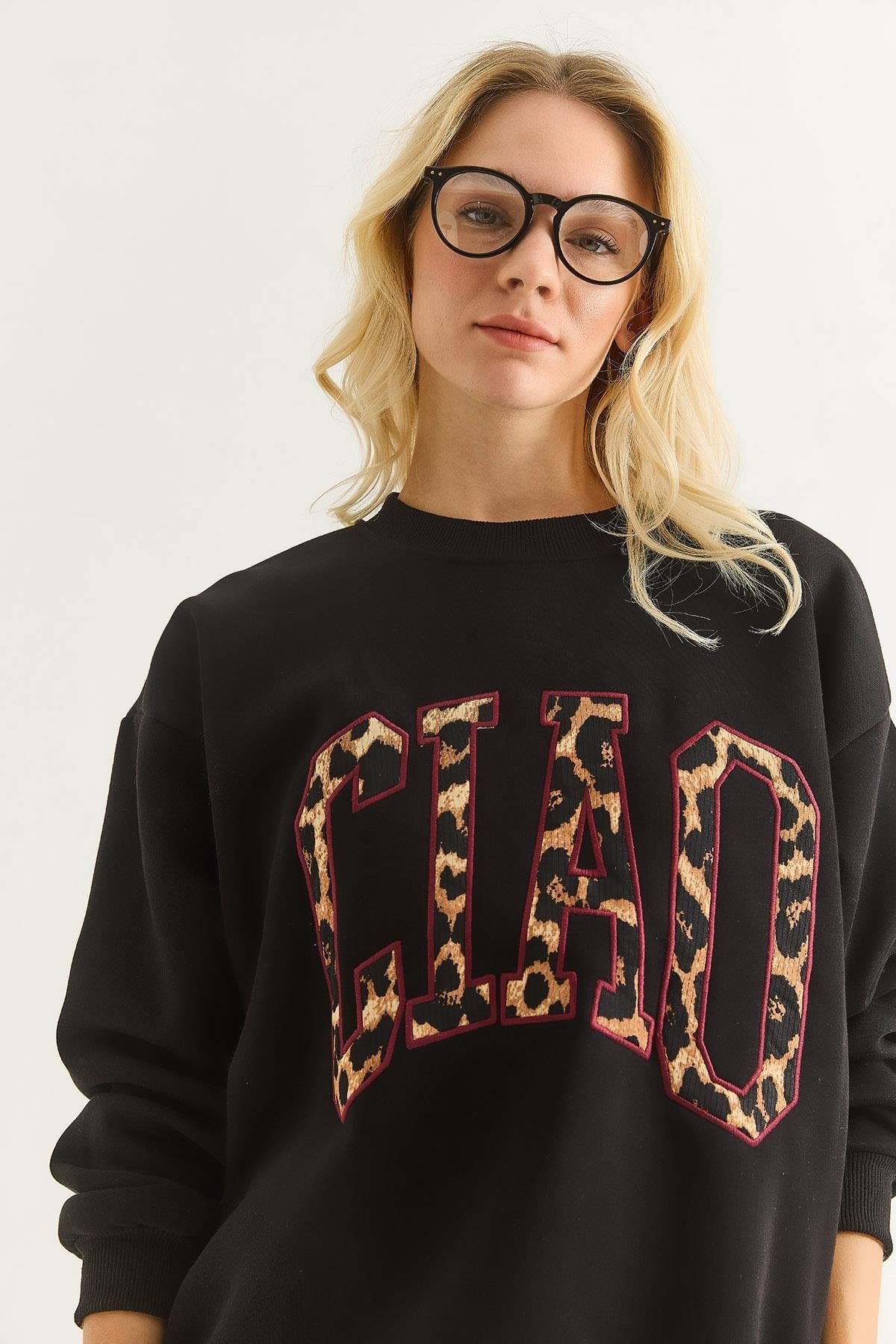 Siyah Leopar Baskılı Sweatshirt