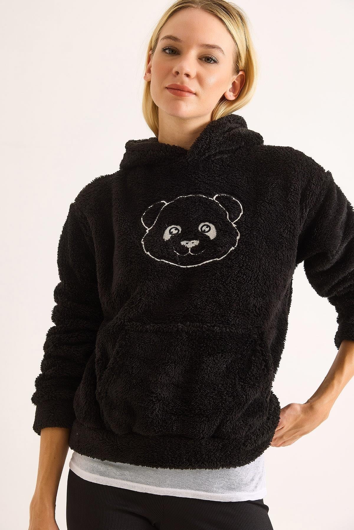 Siyah Nakışlı Peluş Sweatshirt