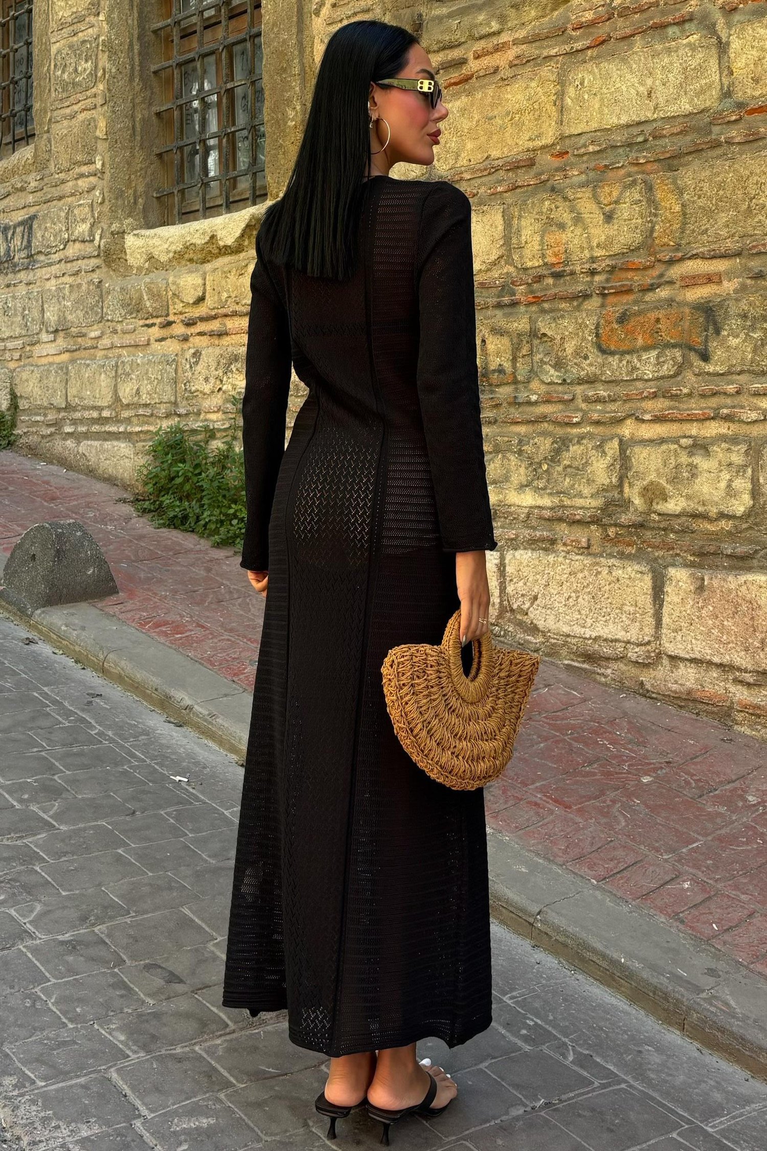 siyah-orme-uzun-v-yaka-elbise-3f-f53.jpg