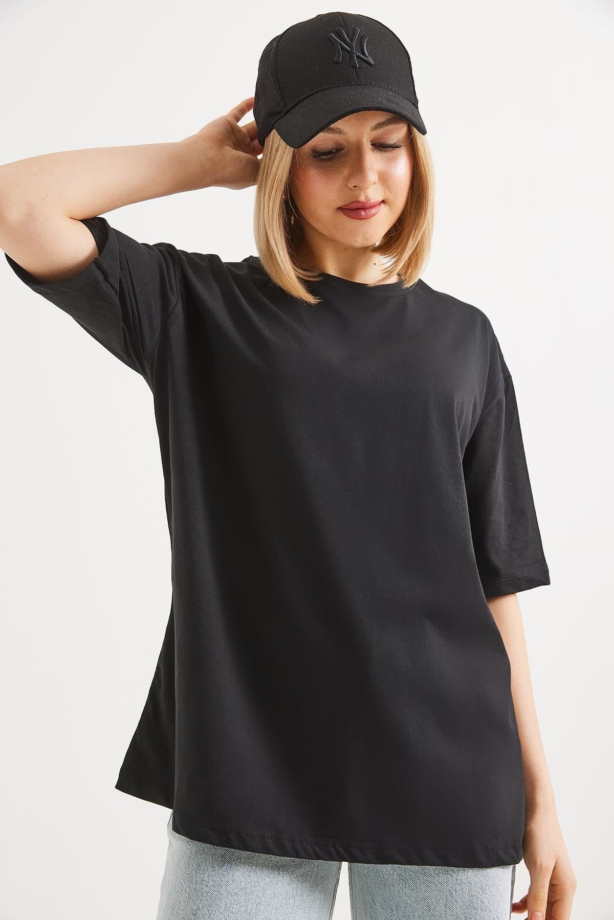 Siyah Oversize Bisiklet Yaka Tişört