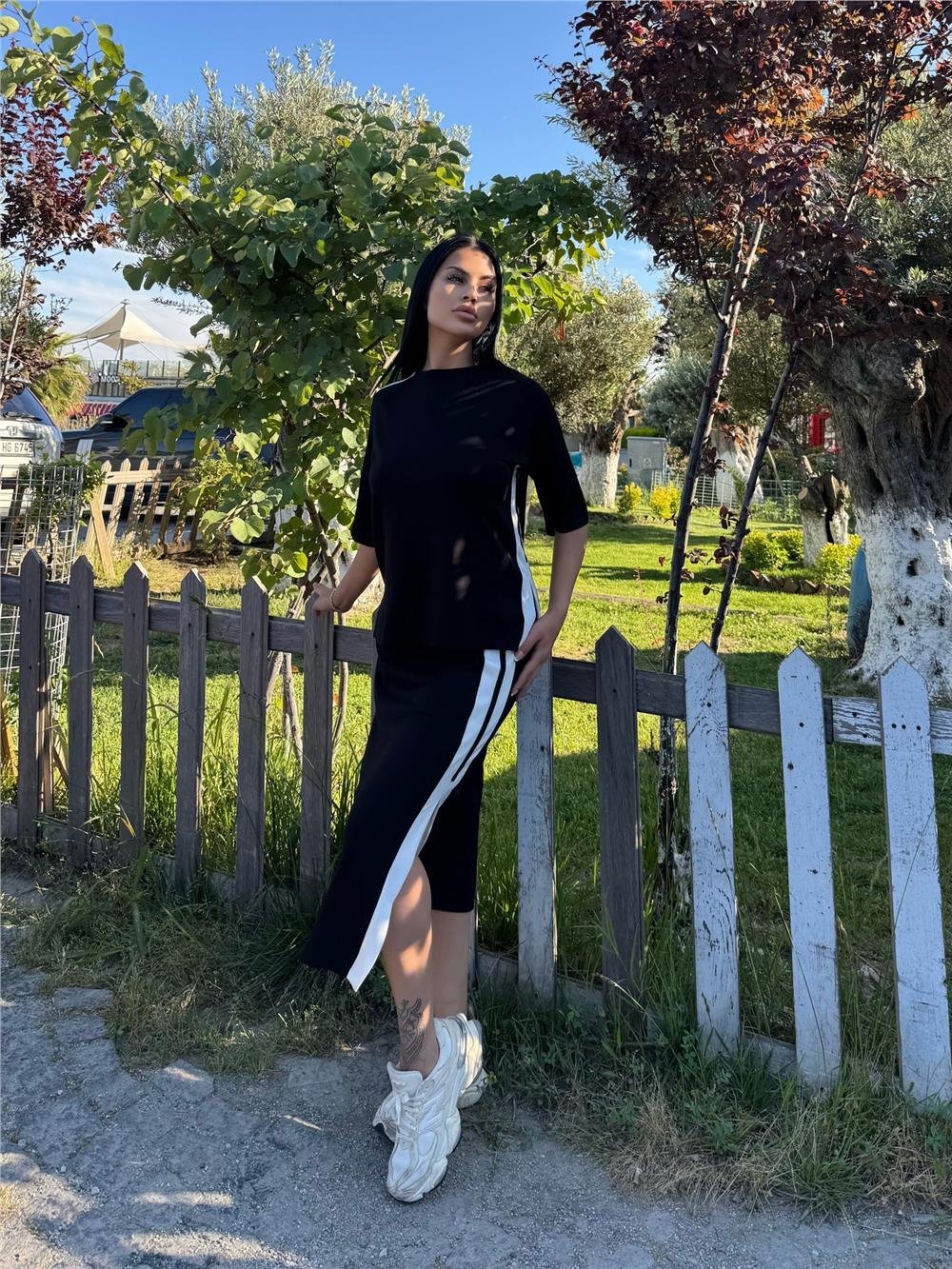 Siyah Polyester Keten Çizgili Yandan Takım