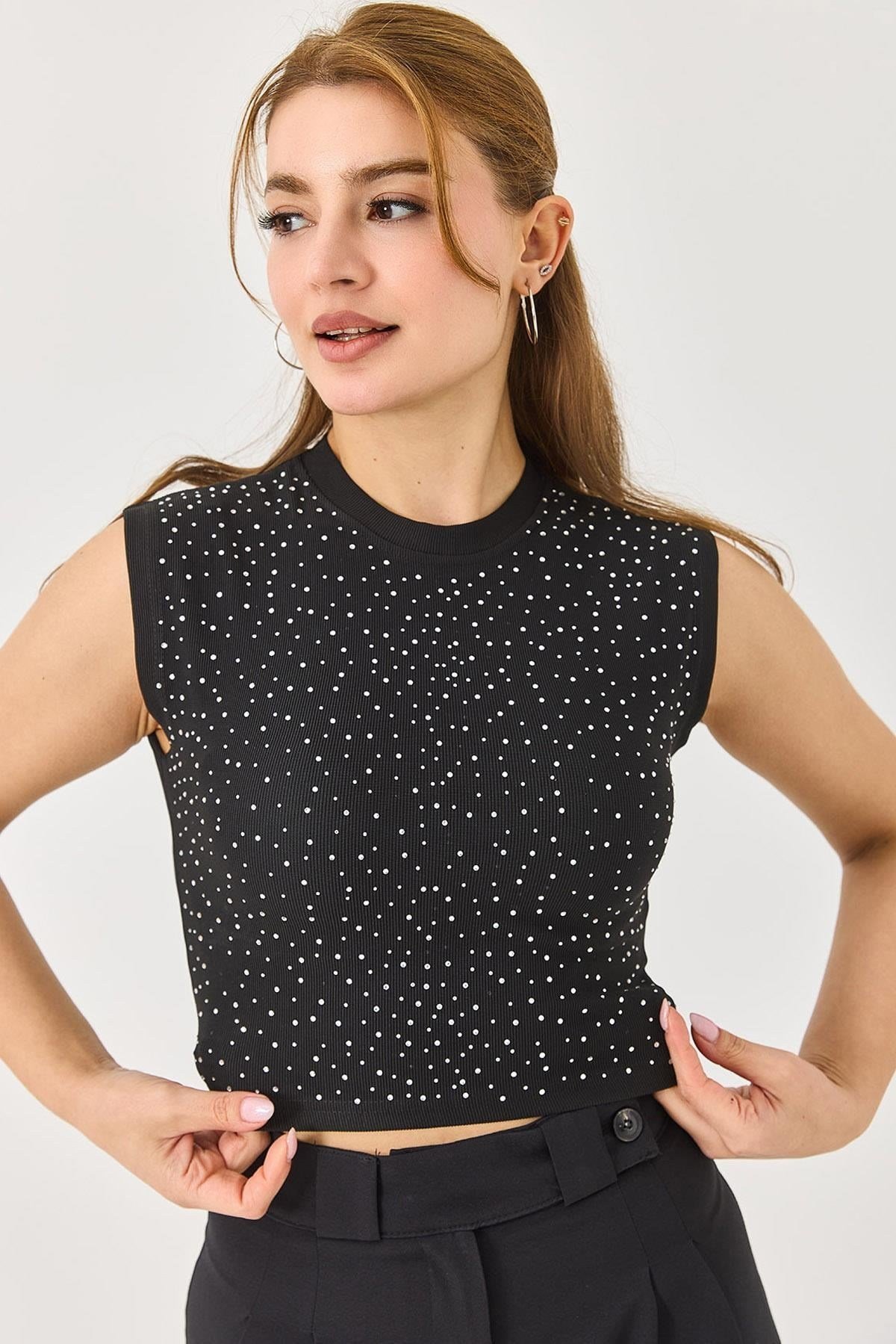 Siyah Taşlı Fitilli Crop Bluz