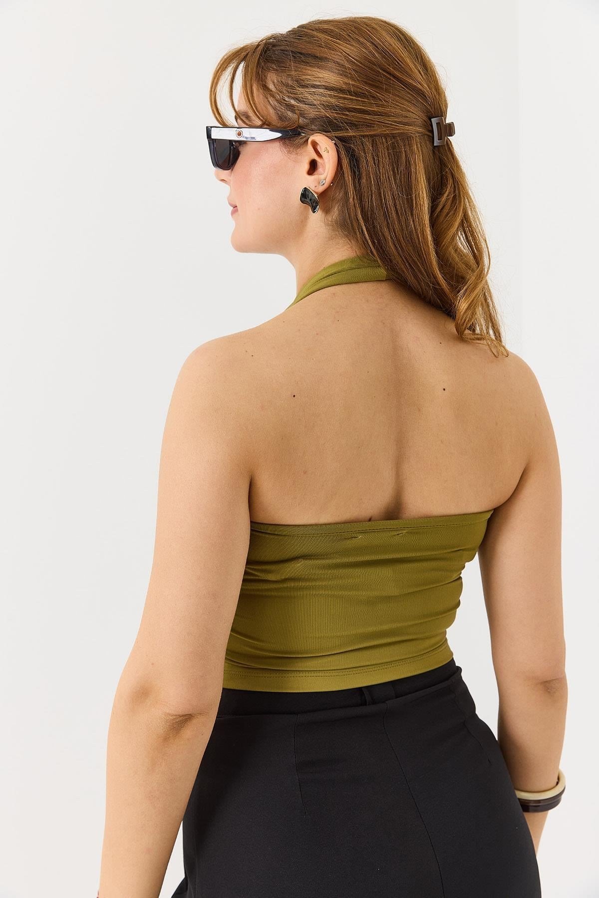 Yeşil Boyundan Askılı Crop Bluz