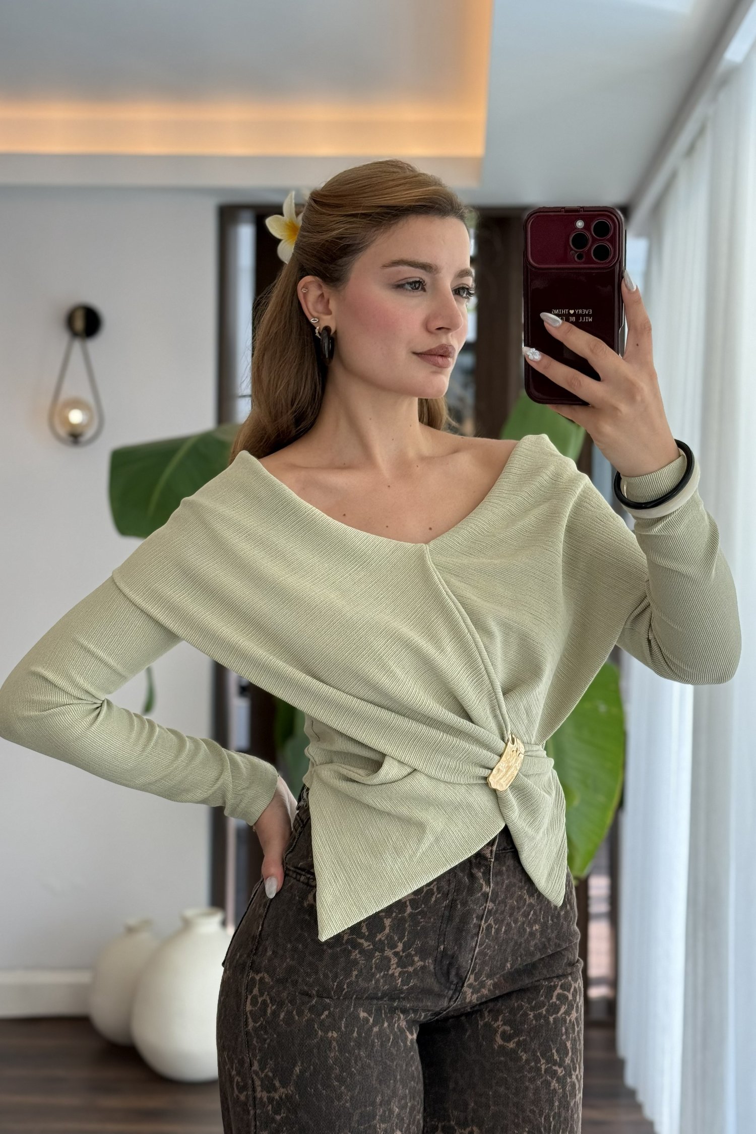 Yeşil Madonna Yaka Bluz