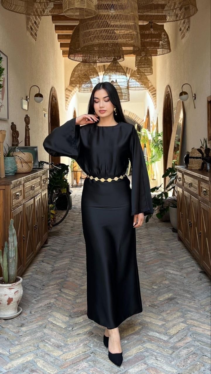 3942- Siyah Zincir Detaylı Yarasa Kol Elbise