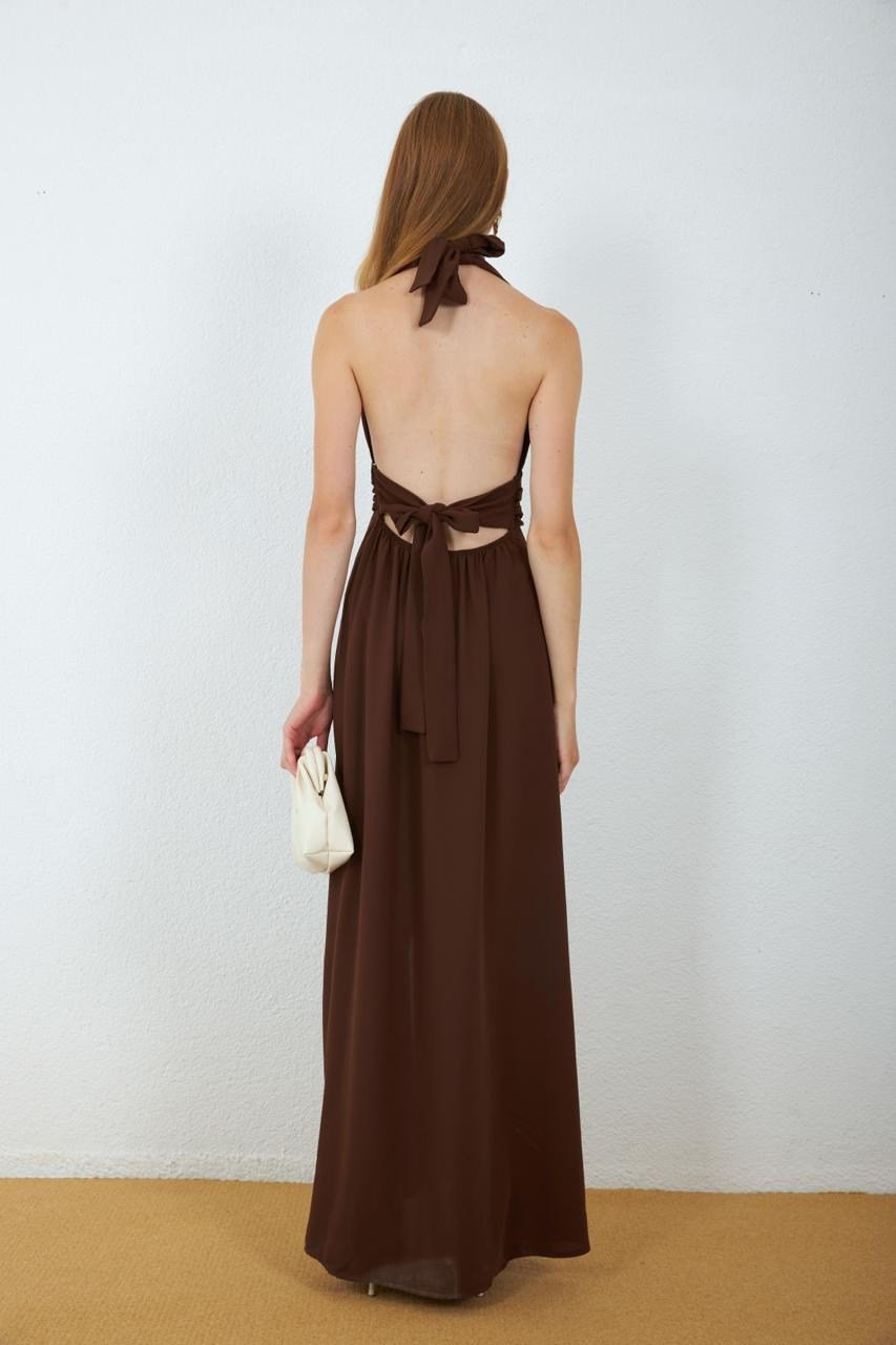 4133-Kahve Halter Yaka Drapeli Yırtmaçlı Maxi Elbise