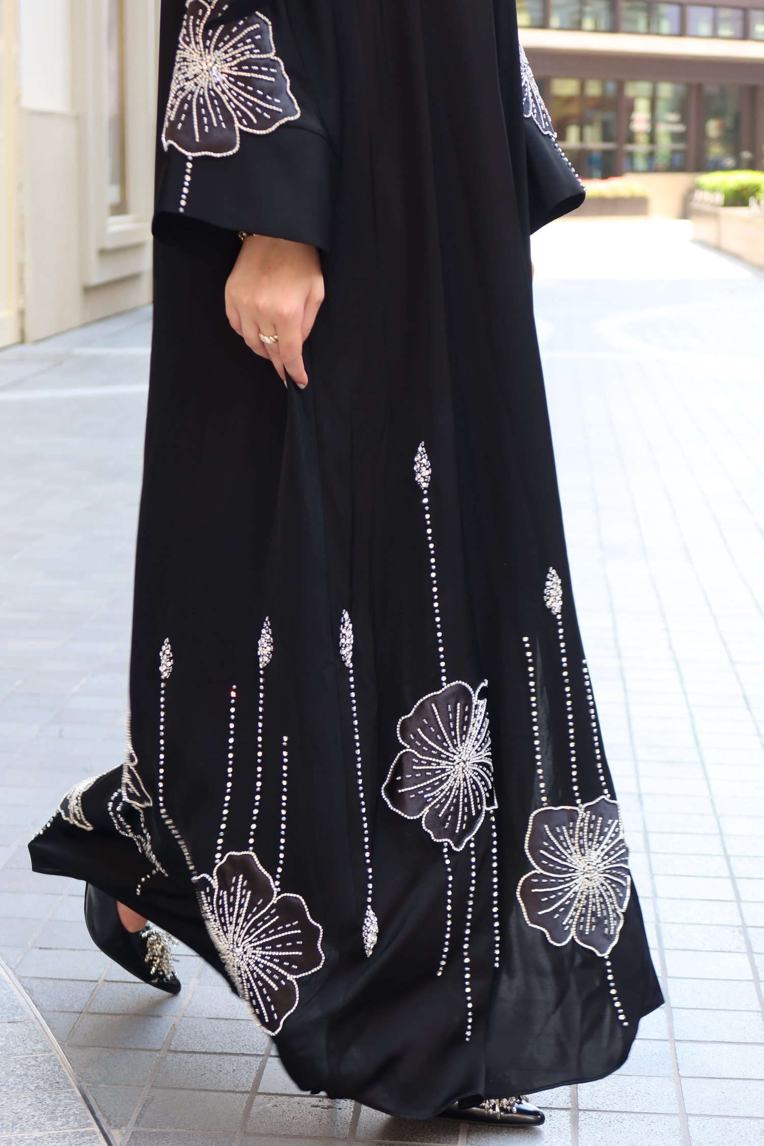 ARNİKA ABAYA 