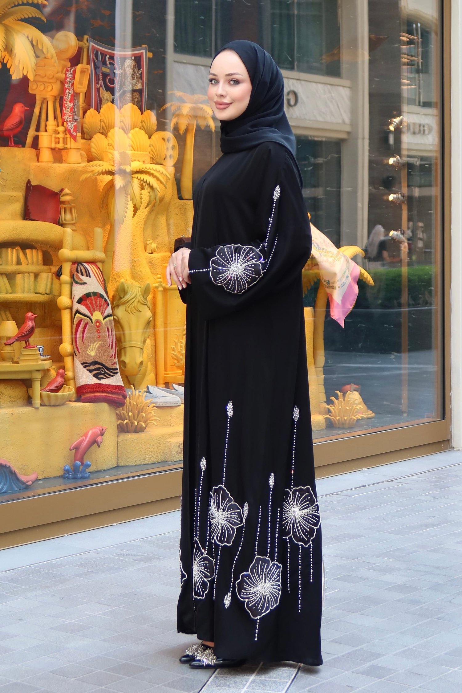 ARNİKA ABAYA 