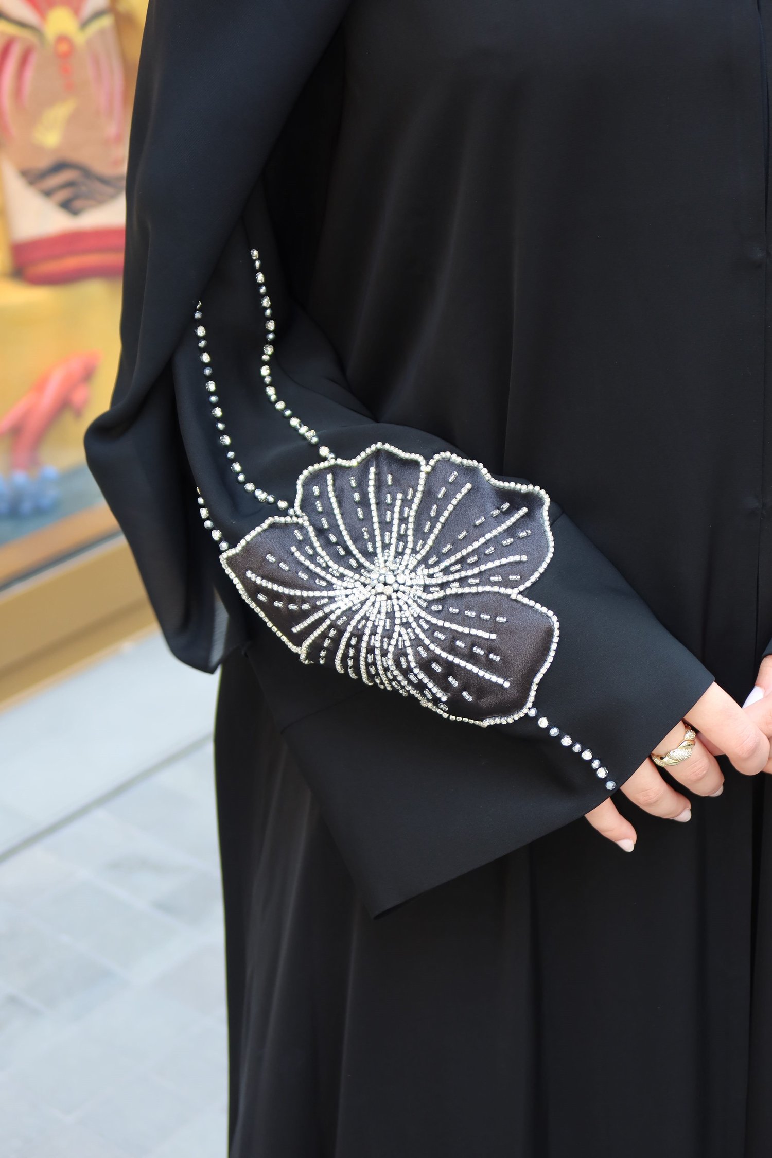 ARNİKA ABAYA 