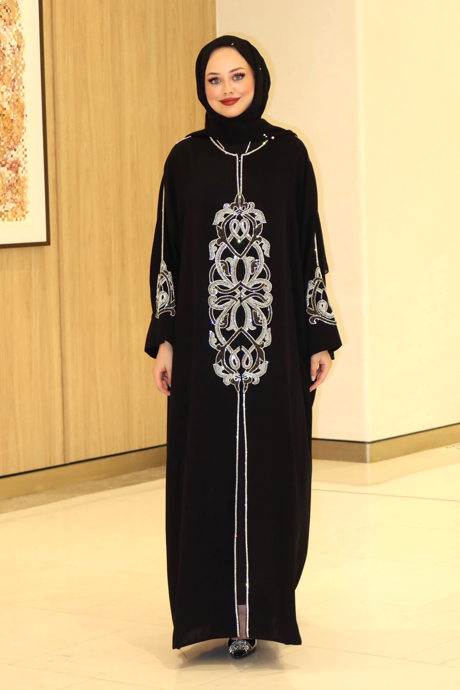 AVİNA ABAYA