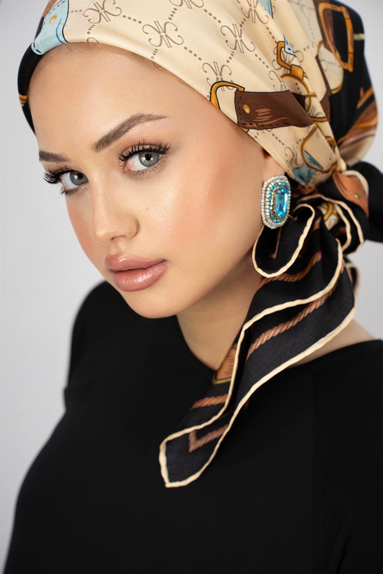 BIANCA KAHVE-MAVİ TİVİL İPEK EŞARP 90x90