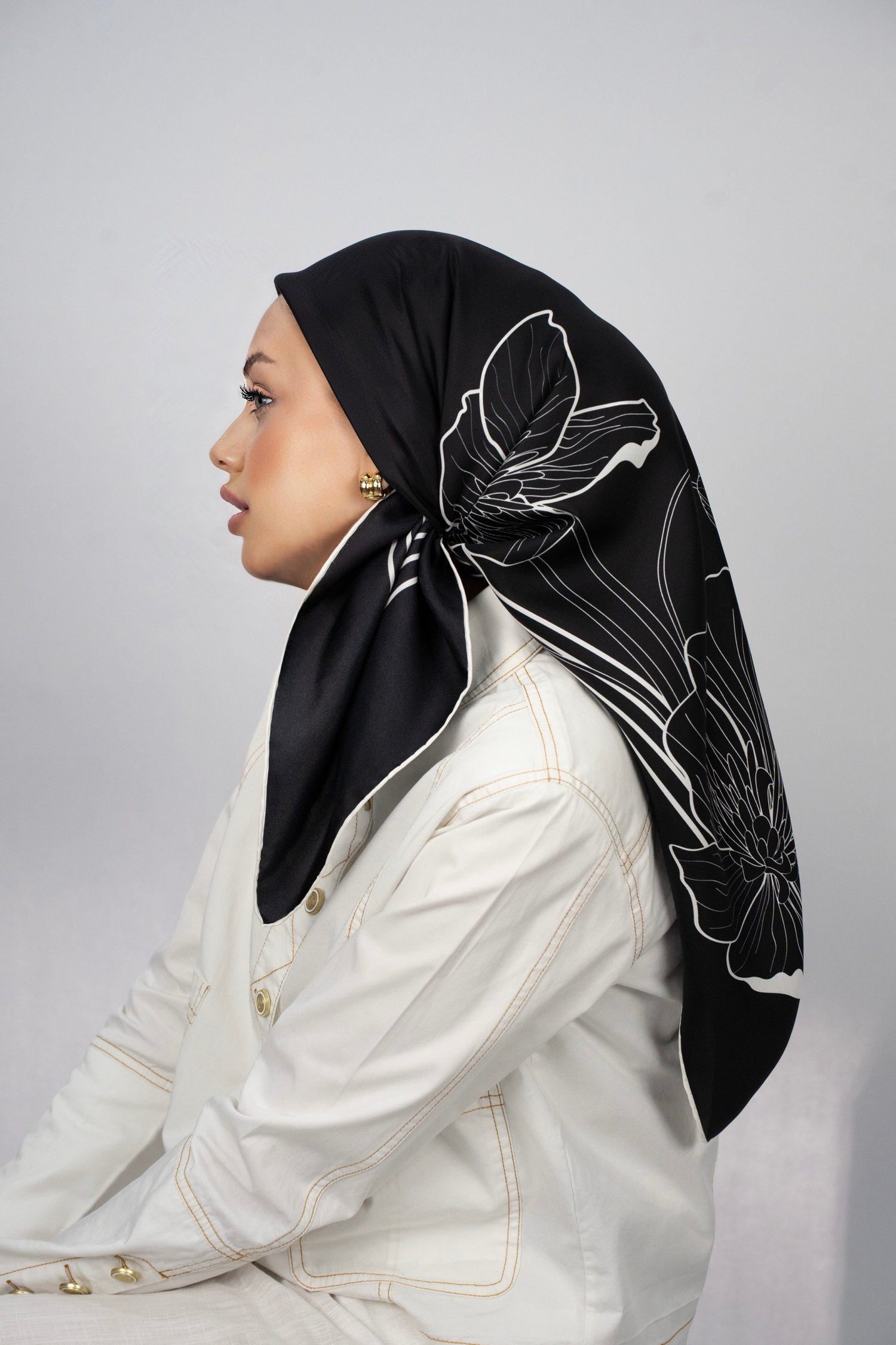 CHIARA SİYAH TİVİL İPEK EŞARP 90x90