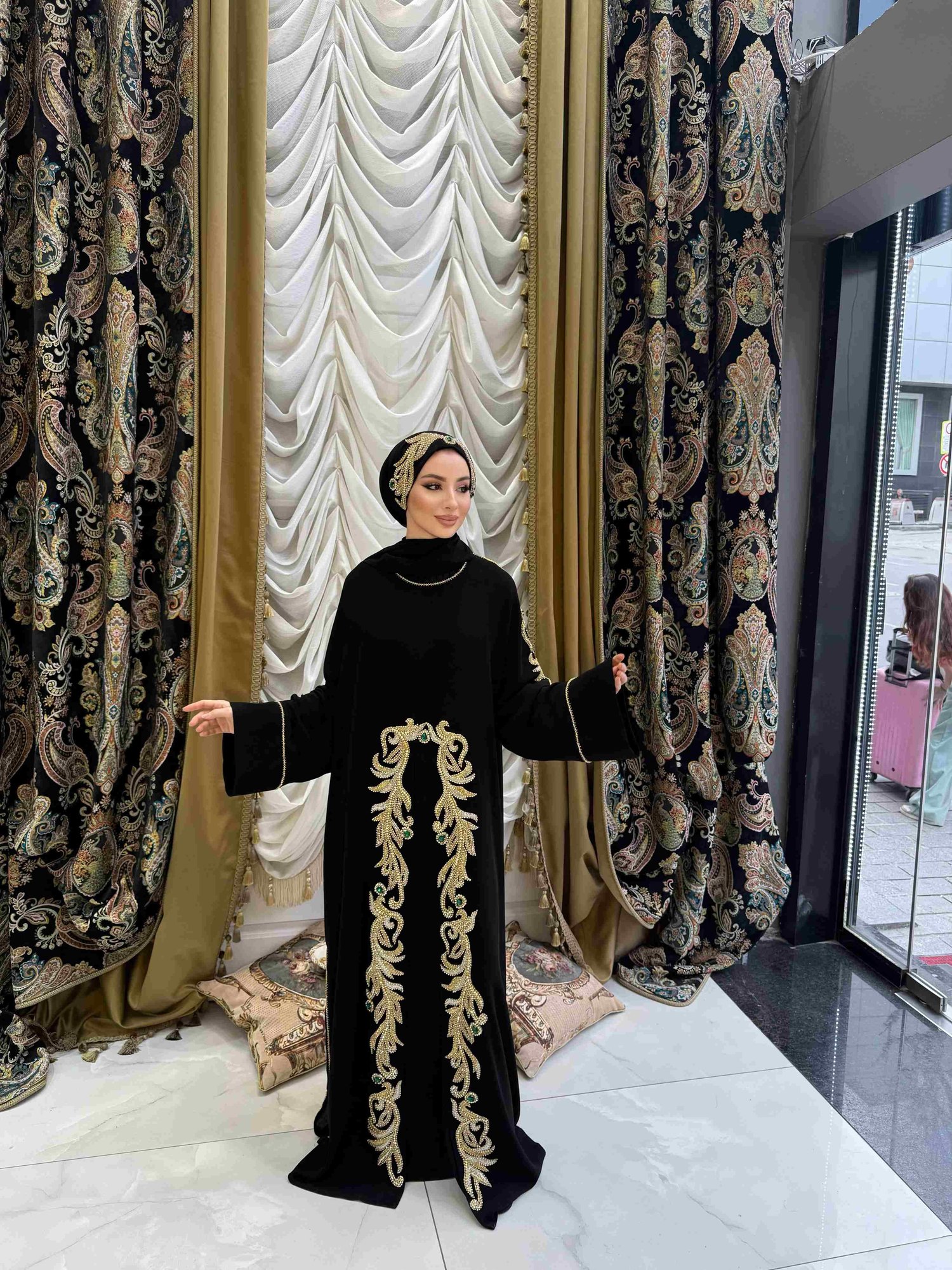 Gold Medusa Abaya