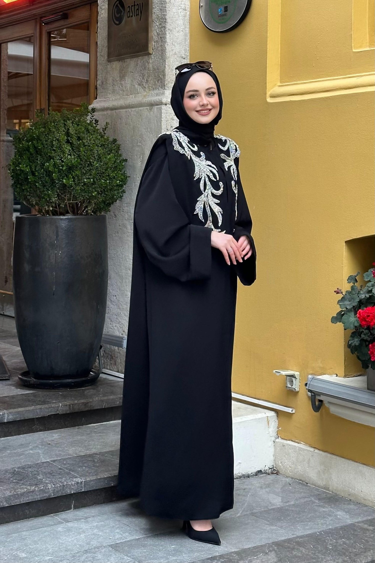 MAHOUR ABAYA