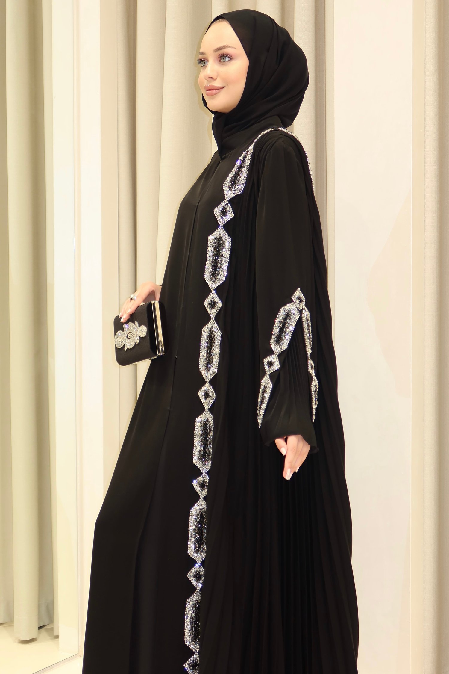 PİLİSE DETAY ABAYA