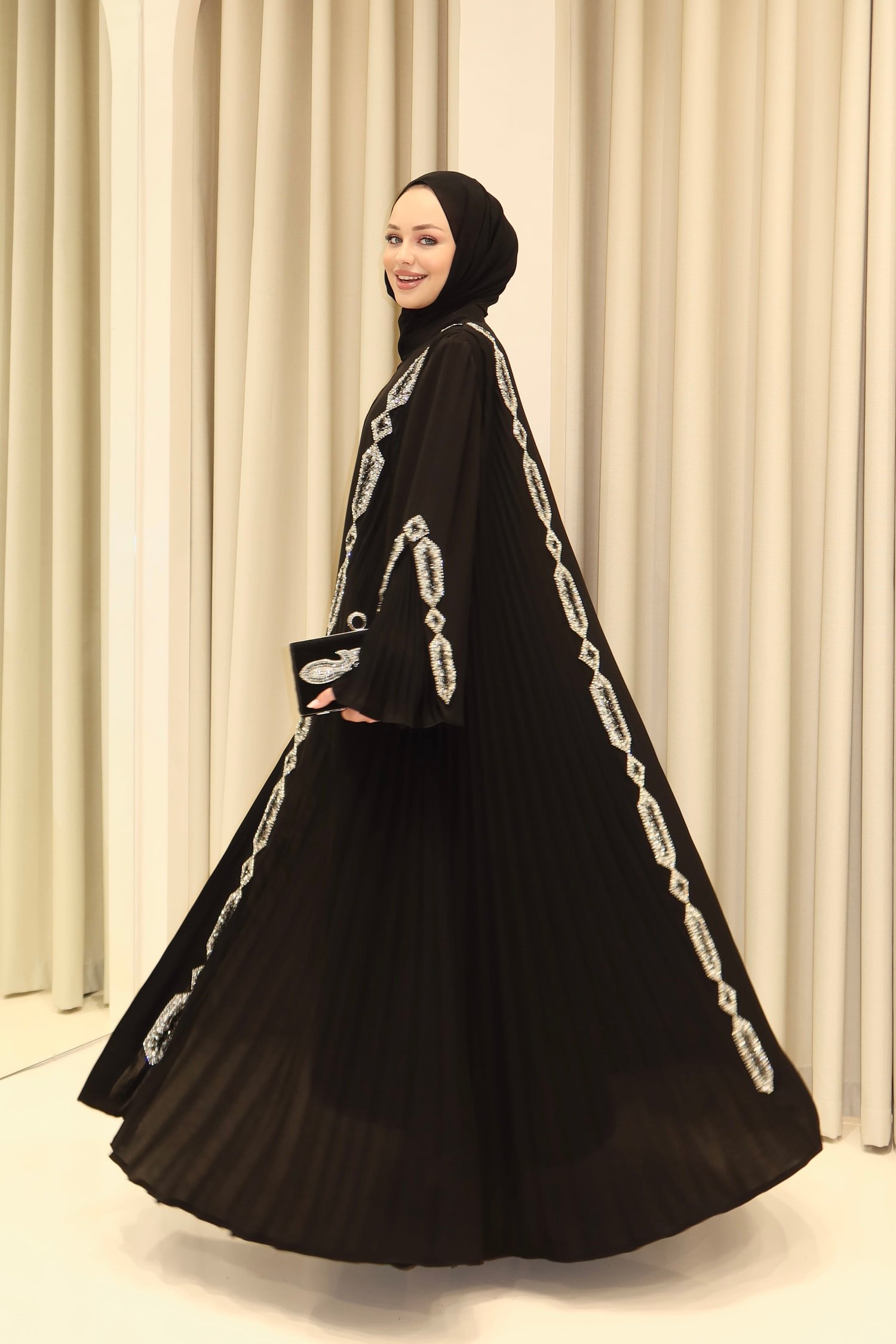 PİLİSE DETAY ABAYA