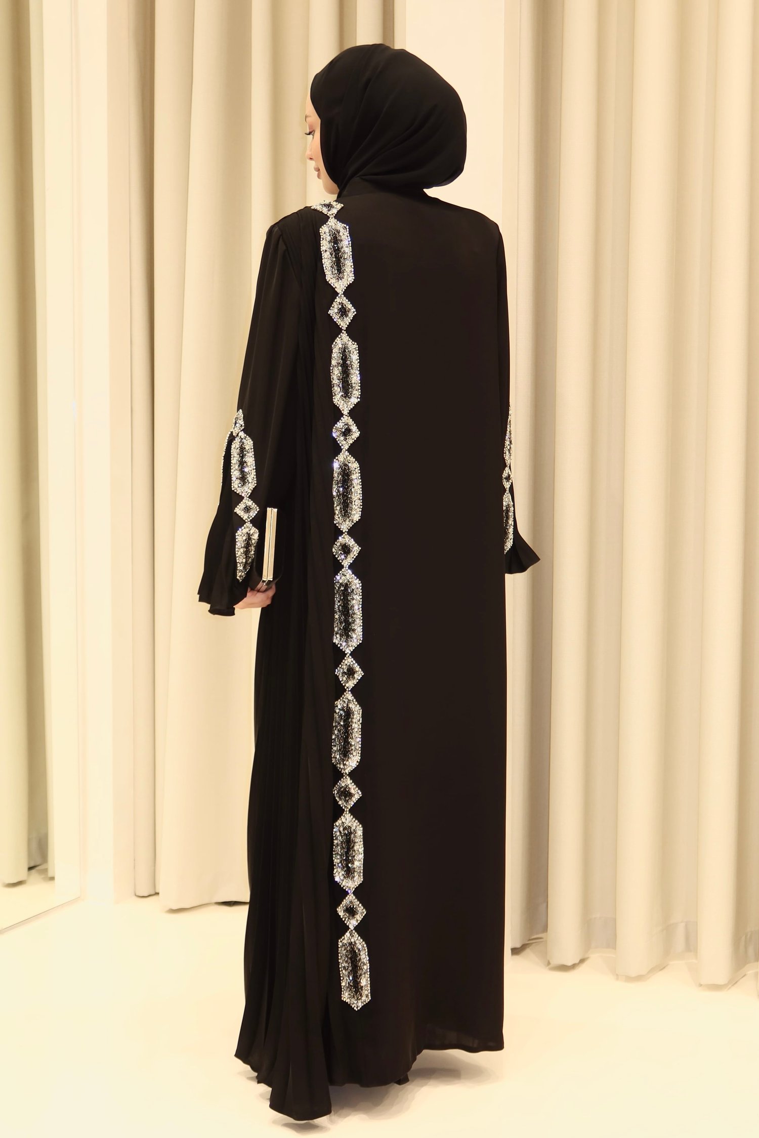 PİLİSE DETAY ABAYA