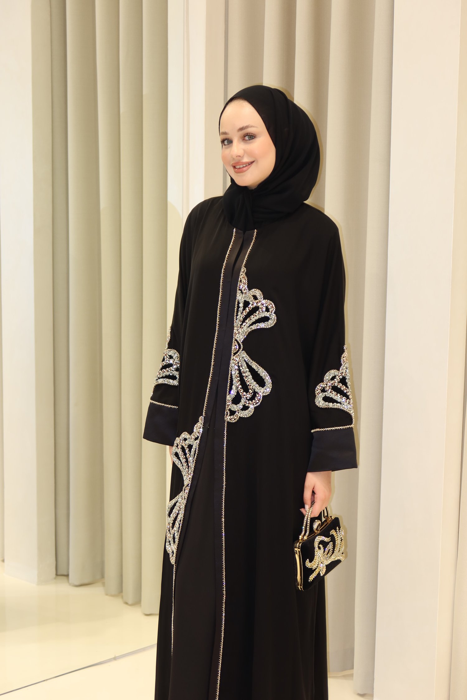 QUEEN ABAYA