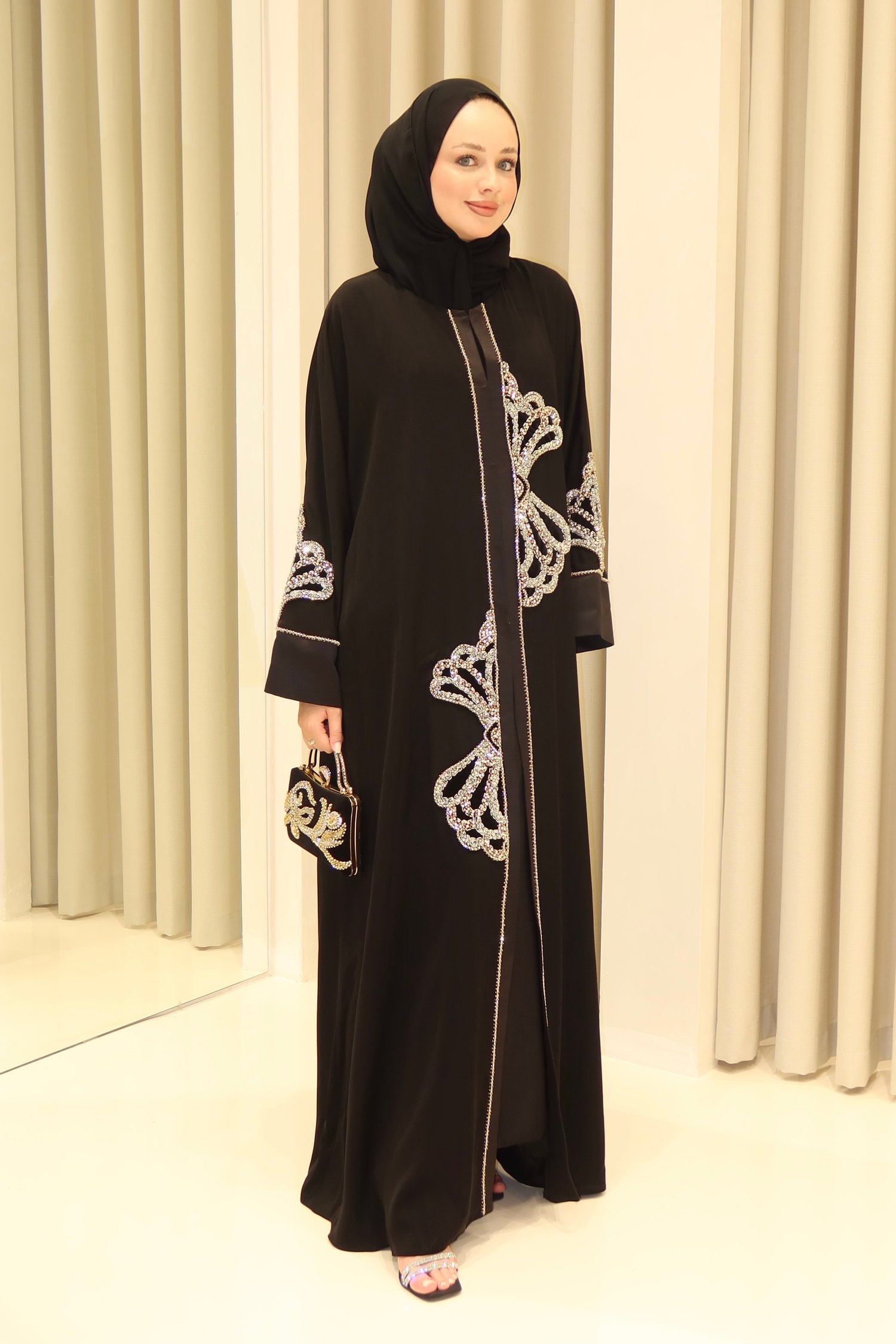 QUEEN ABAYA