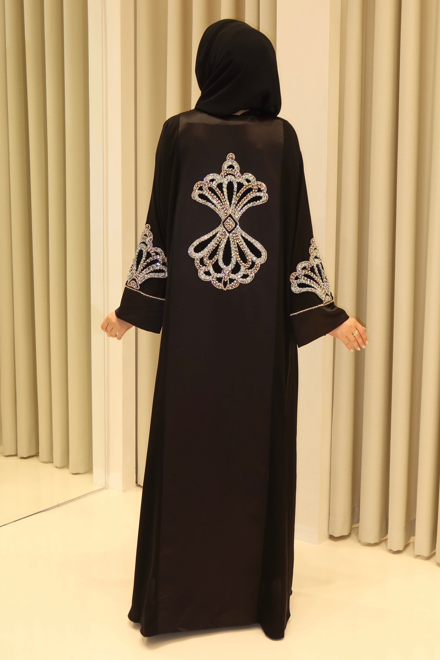 QUEEN ABAYA