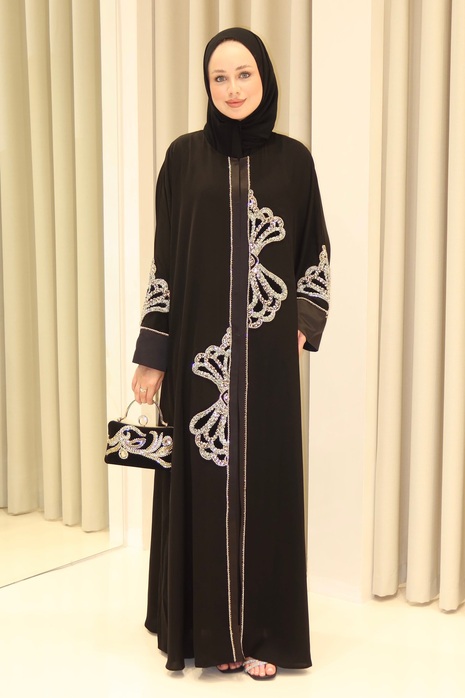 QUEEN ABAYA