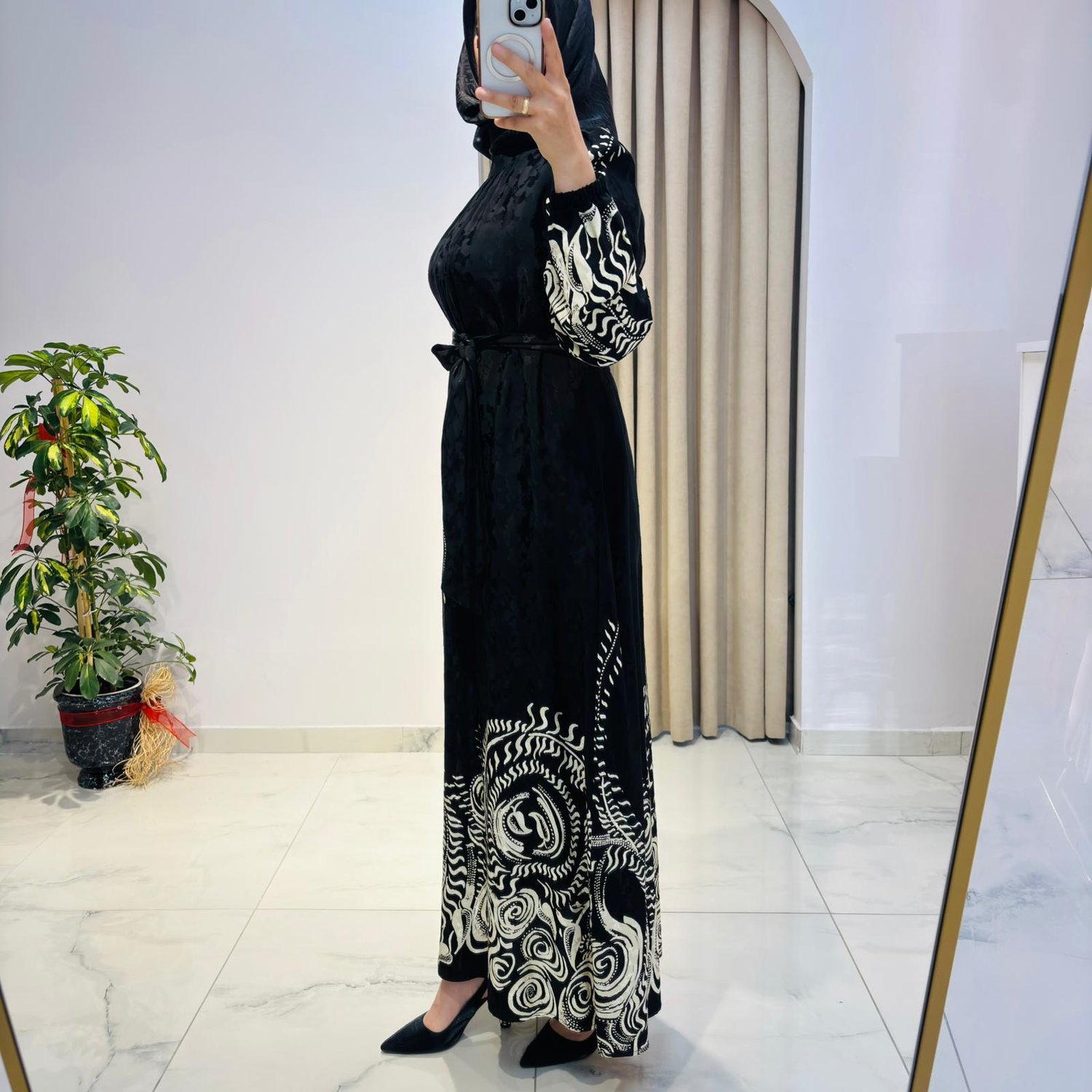ALMARWAH DESENLİ SİYAH ELBİSE