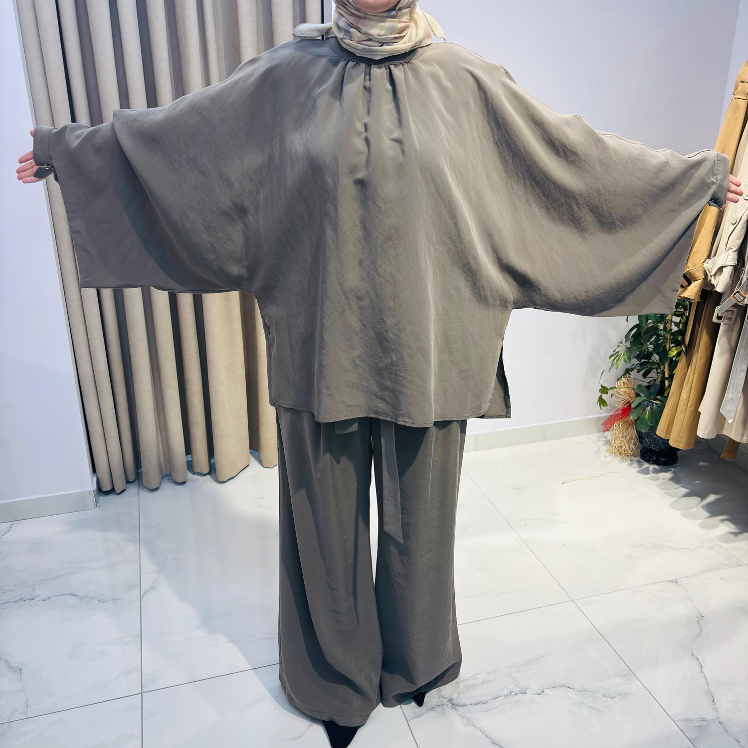 ALMARWAH YARASA KOL PANTOLONLU TAKIM
