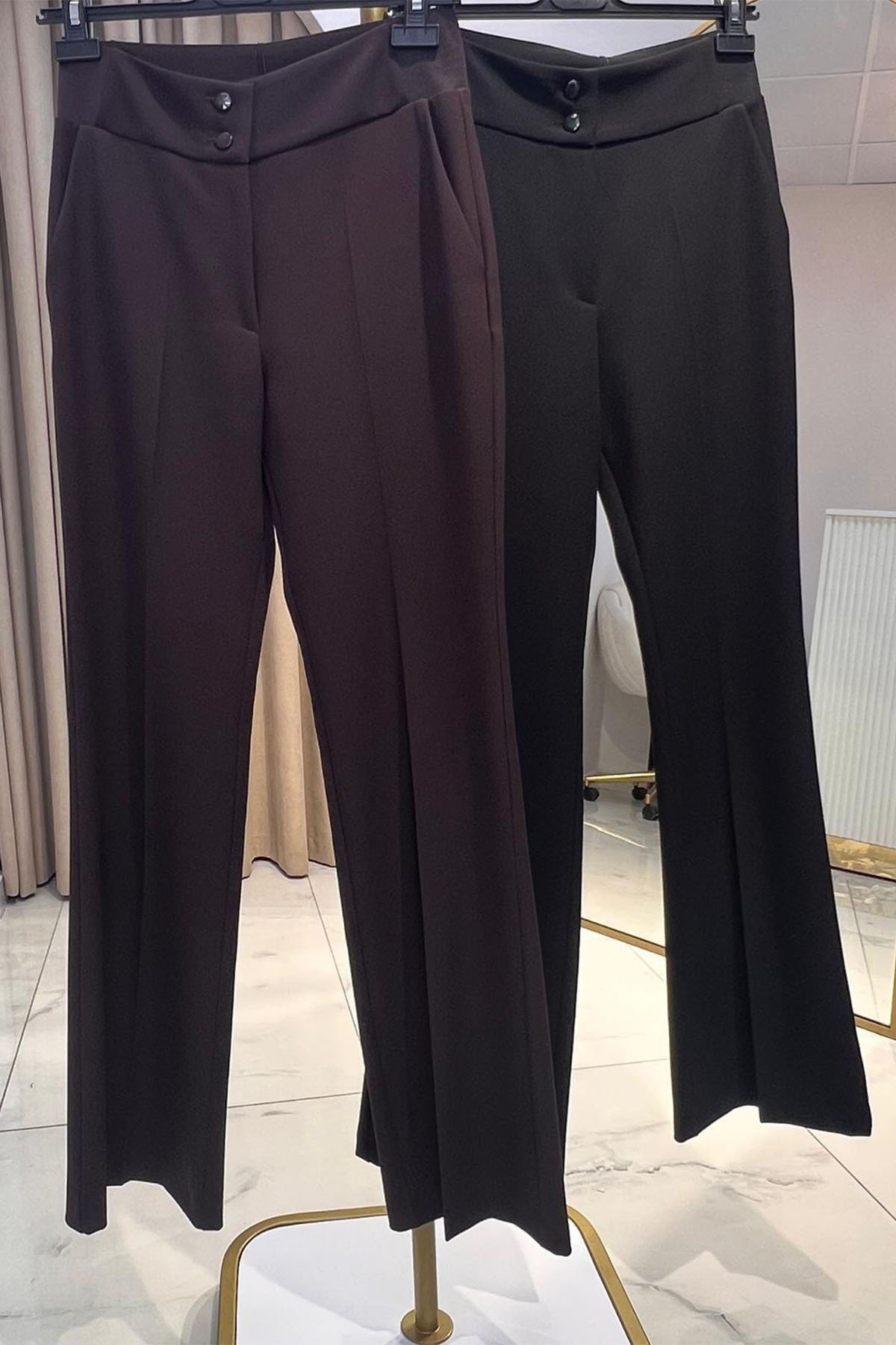 Beli Lastik Detaylı İspanyol Paça Kumaş Pantolon Siyah