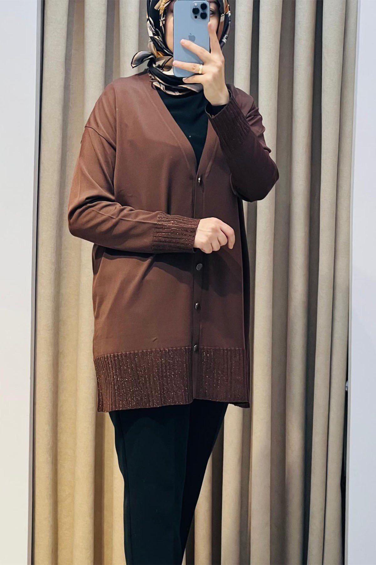 Eteği Simli Önden Düğmeli Rayon Hırka Acı Kahve