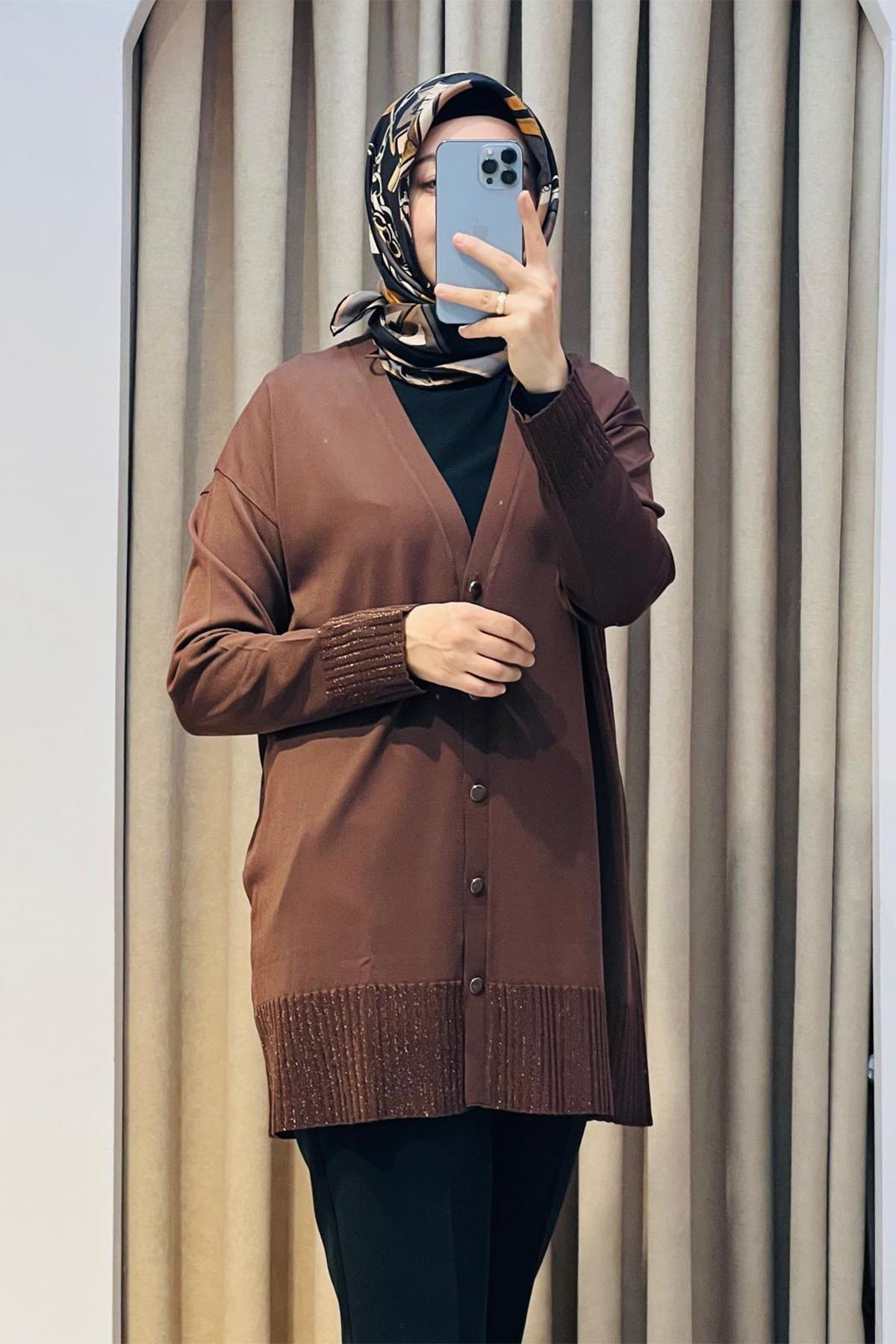 Eteği Simli Önden Düğmeli Rayon Hırka Acı Kahve