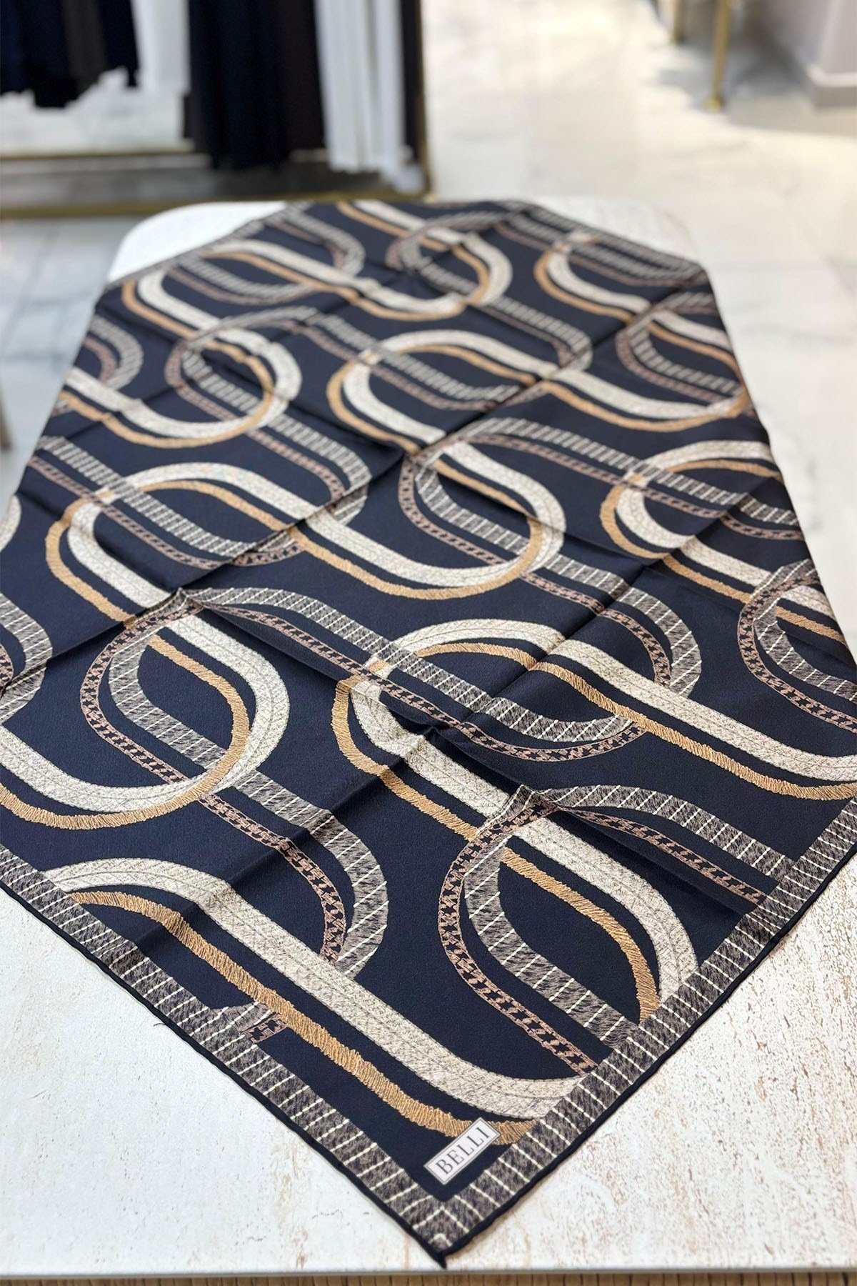 Geometrik Desen %100 Twill İpek Eşarp Siyah