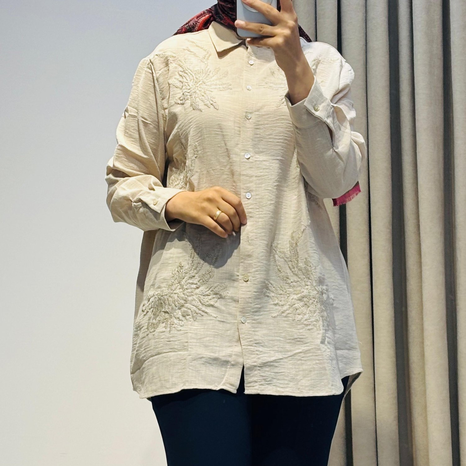 İŞLEMELİ GÖMLEK  BEJ