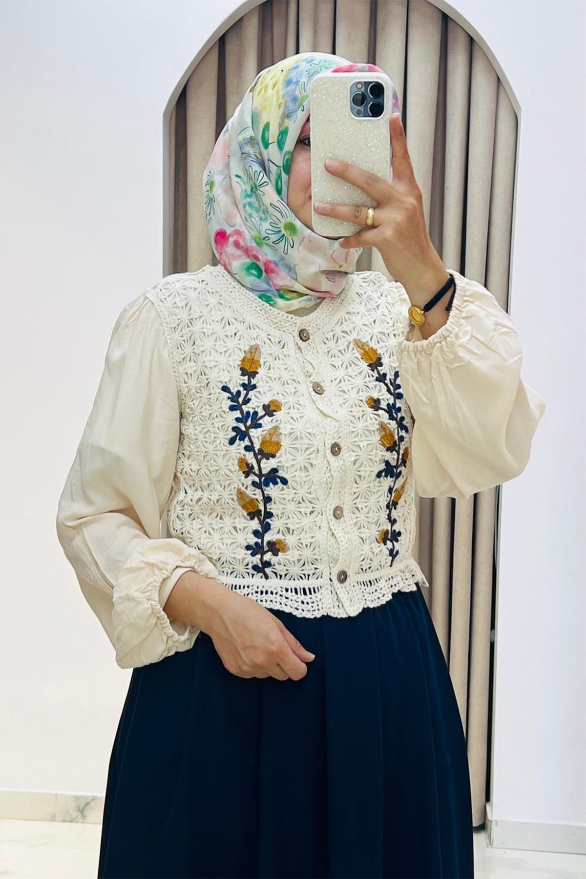 İşlemeli Gömlek Bej