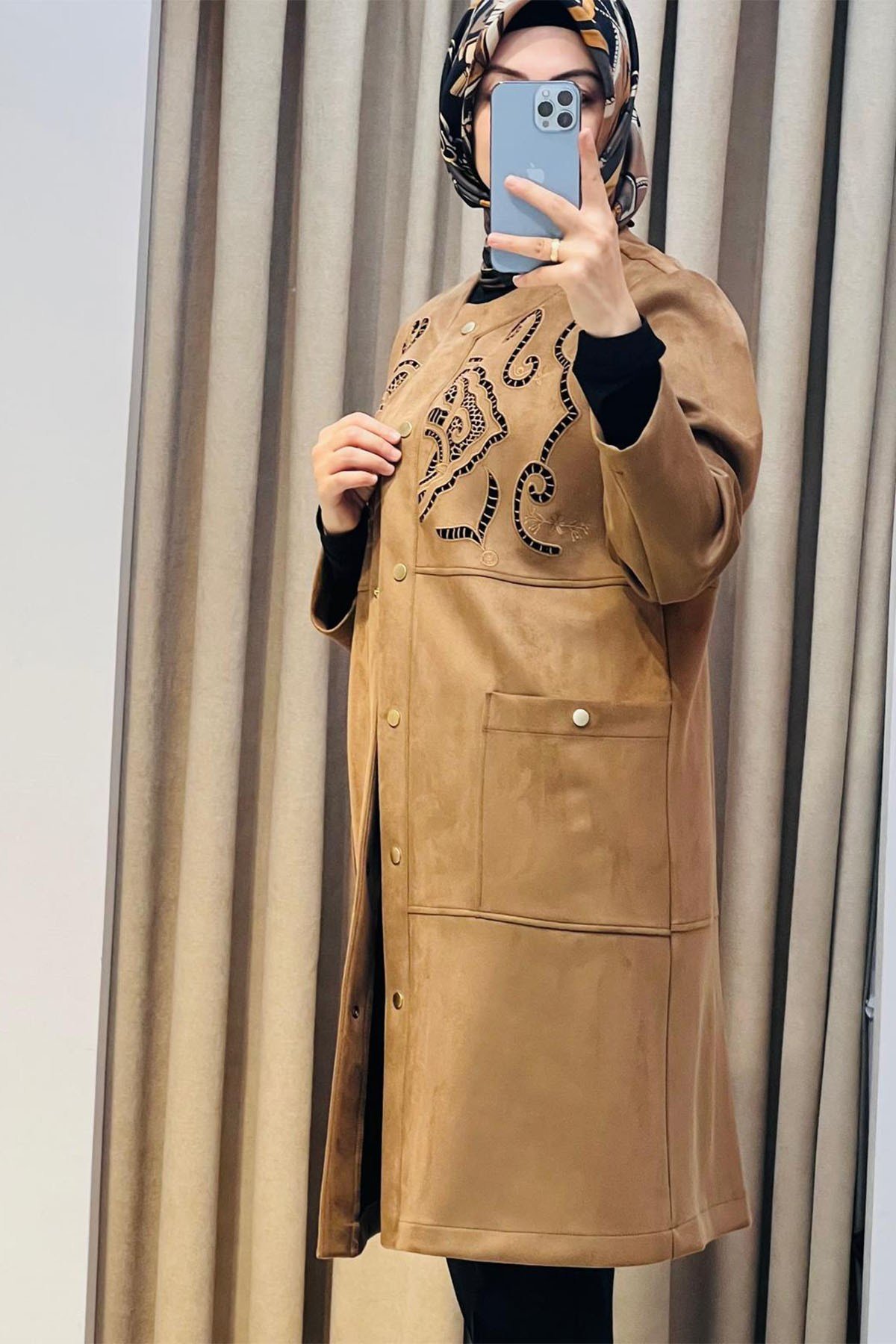 Nakış Detaylı Süet Kap Camel