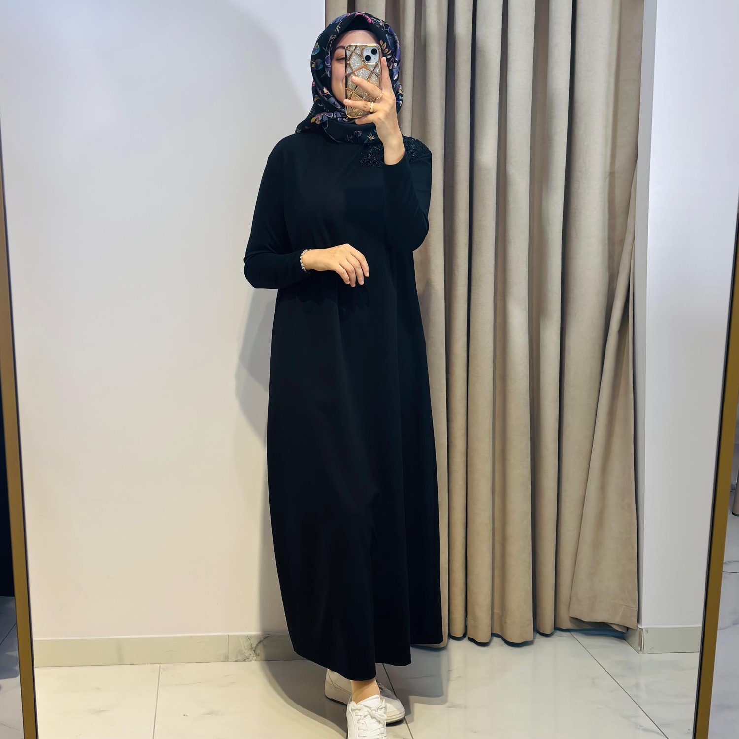NURCAN ÇETİN OMUZU BONCUK DETAYLI ELBİSE