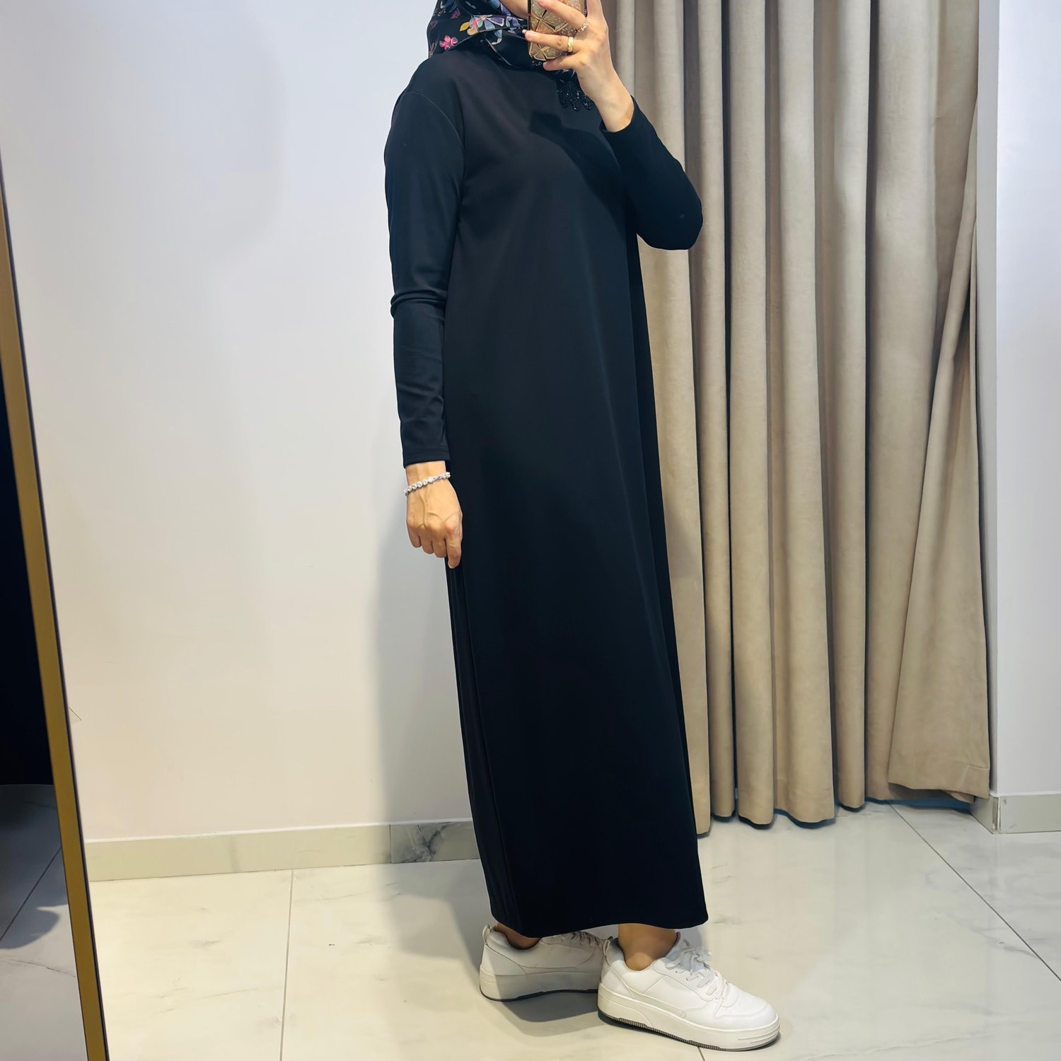 NURCAN ÇETİN OMUZU BONCUK DETAYLI ELBİSE