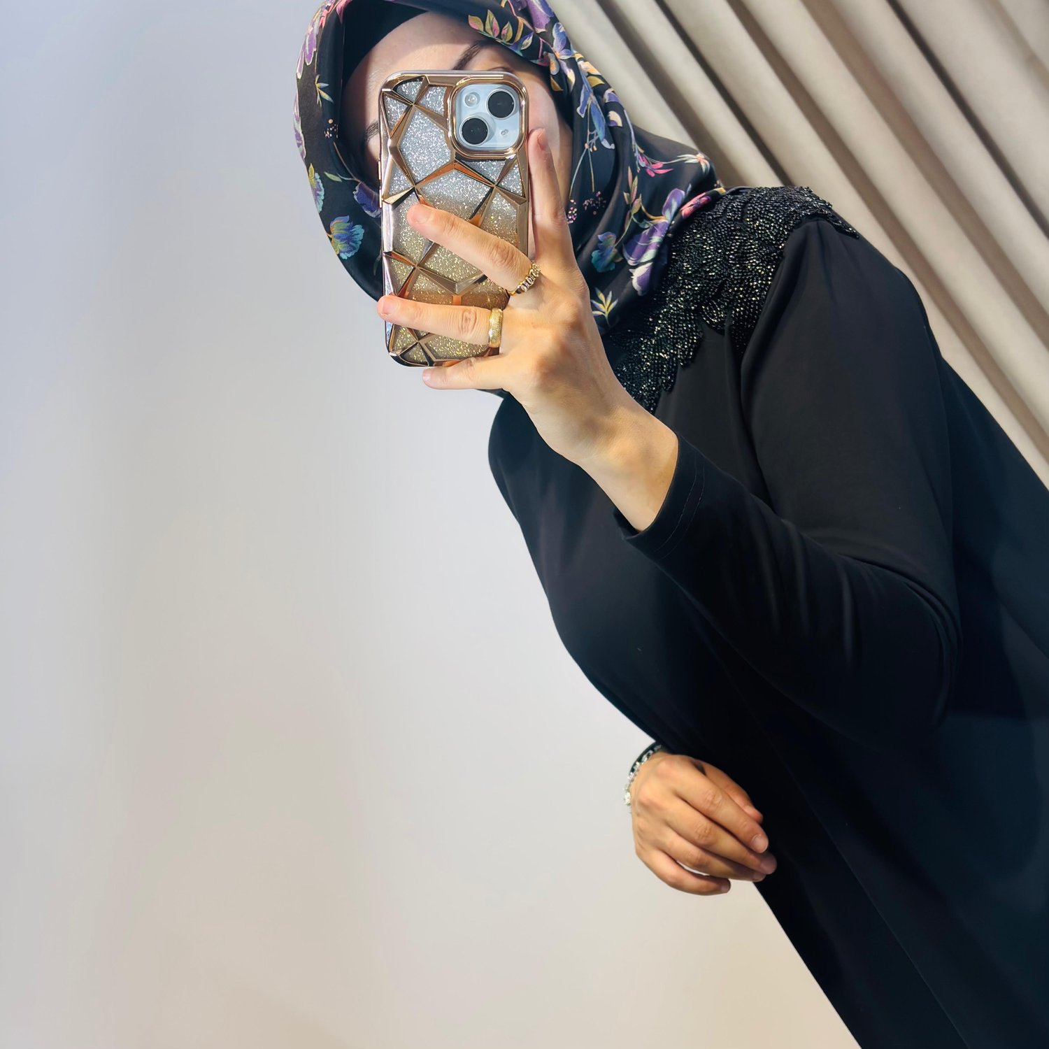 NURCAN ÇETİN OMUZU BONCUK DETAYLI ELBİSE