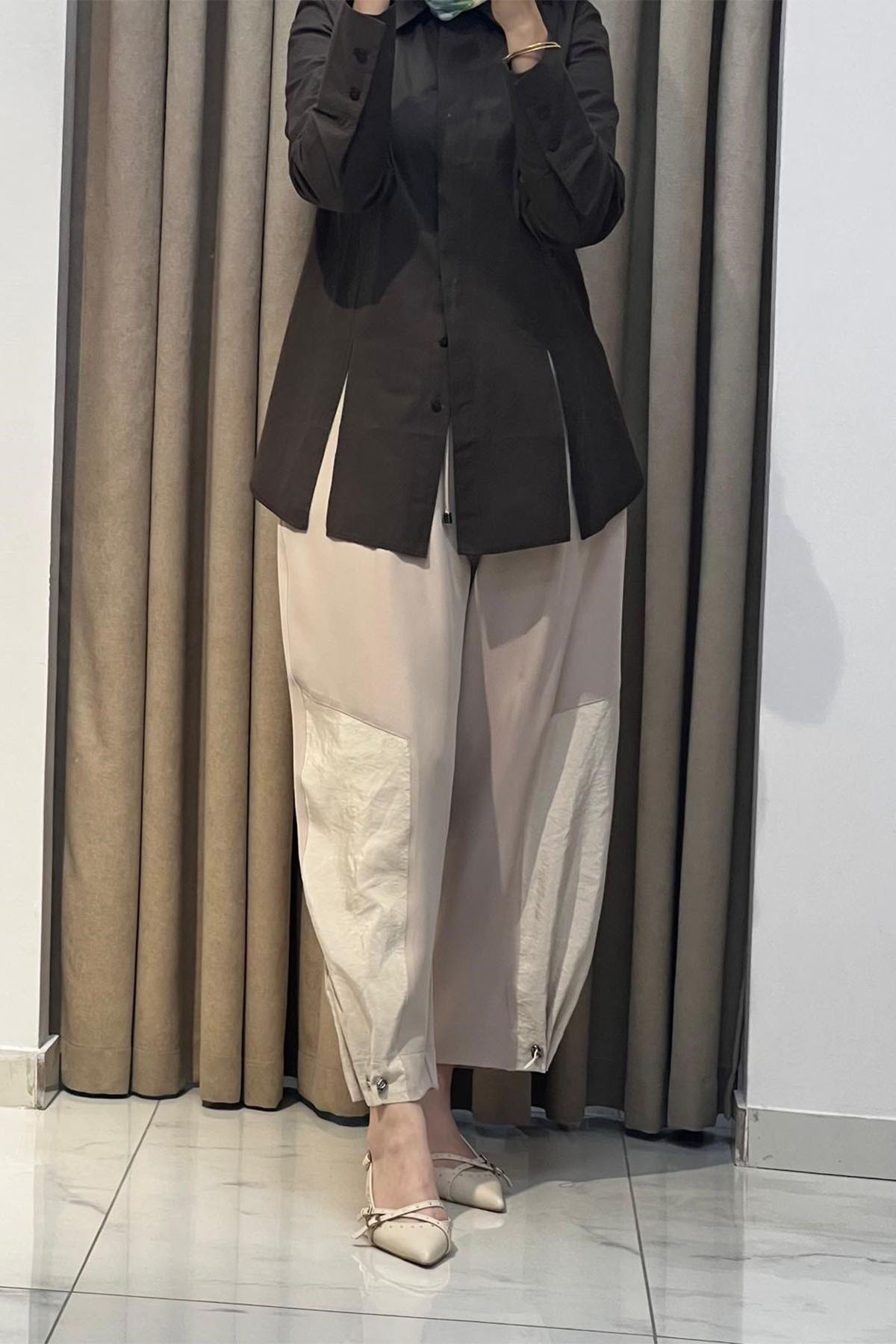 Paraşüt Kumaş Detaylı Pantolon Bej