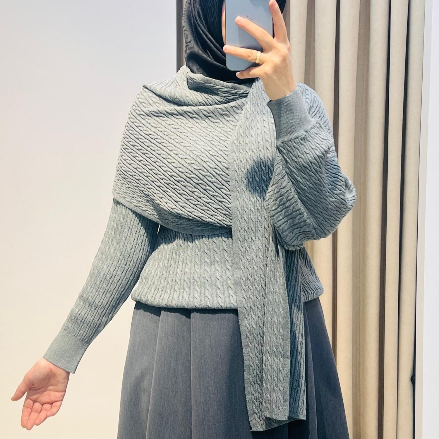 TIĞ TRİKO SAÇ ÖRGÜ DESENLİ ŞAL DETAYLI TRİKO BLUZ  GRİ