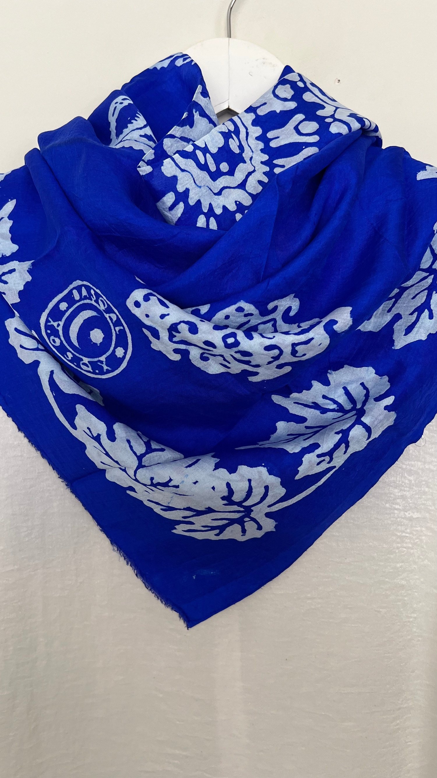 Saks Mavi Saf Koza İpek Kelagayi Eşarp 120x120