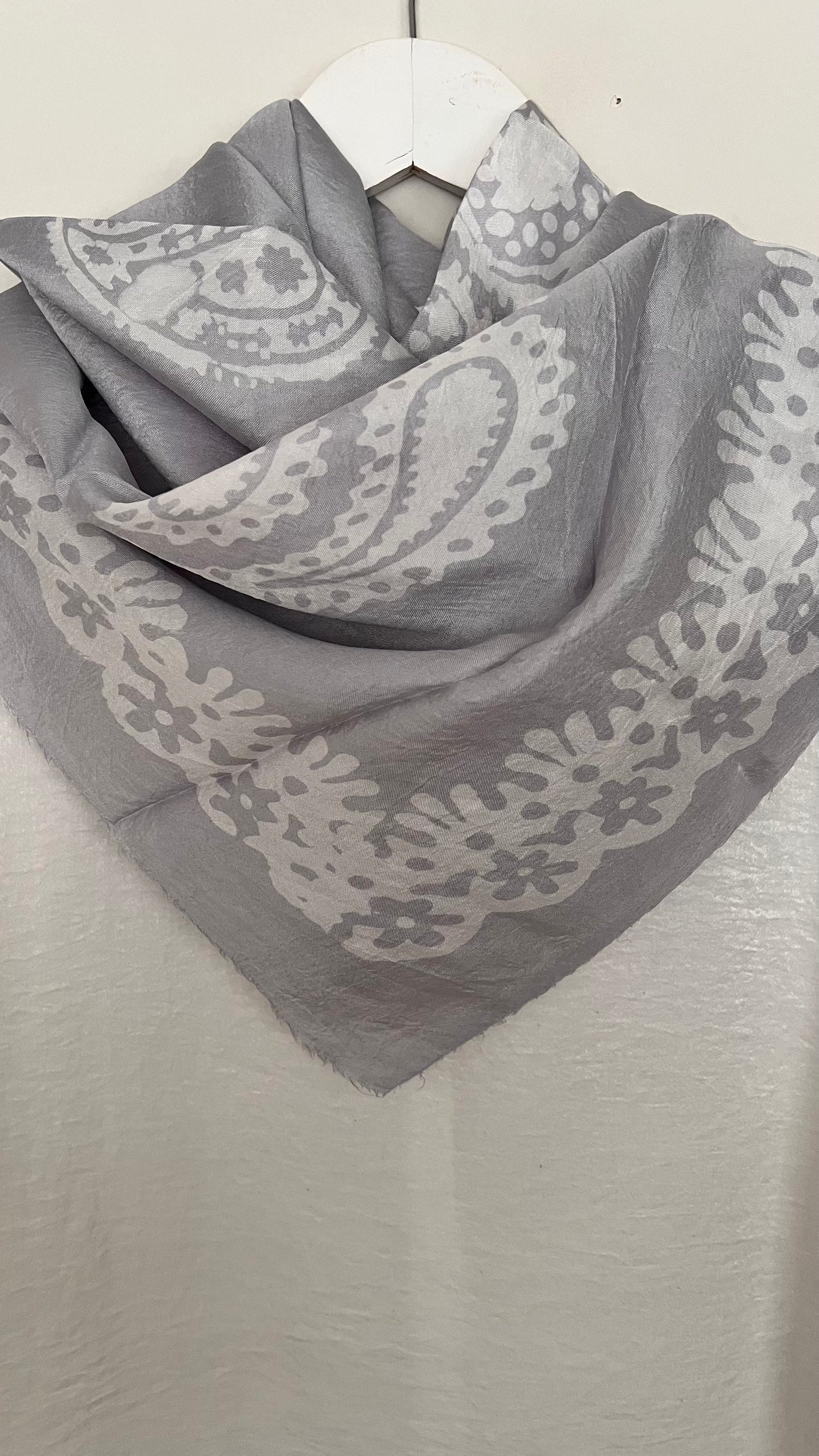 Siyah Kelagayi İpek Eşarp 120x120