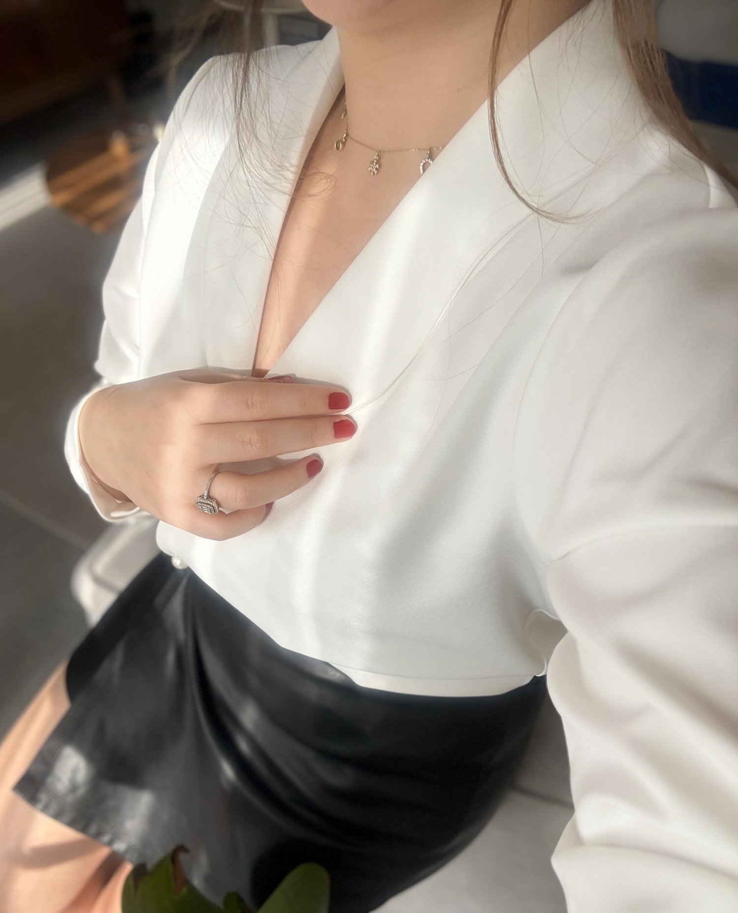 NORA GÖMLEK